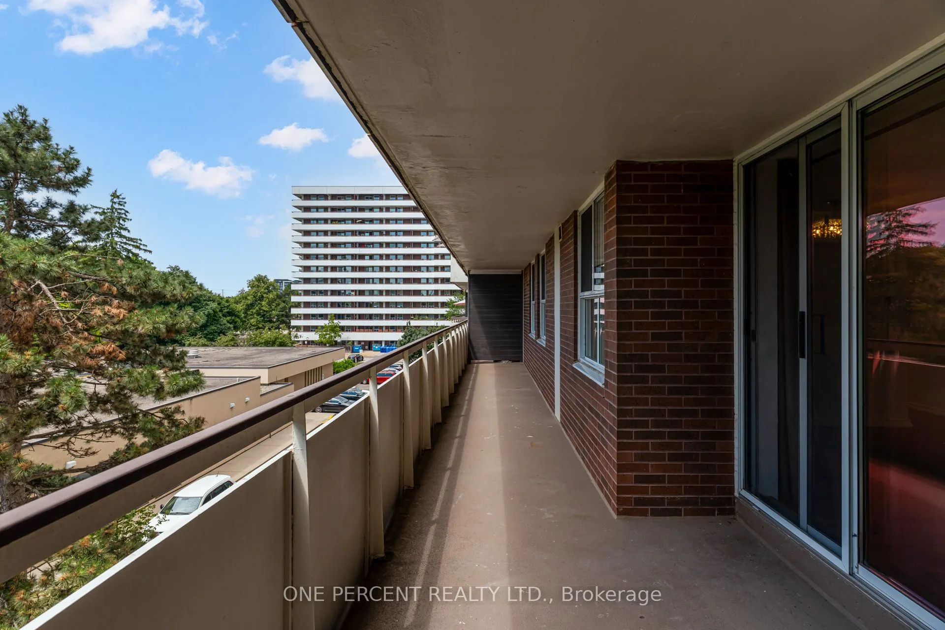 80 Inverlochy Boulevard, #409