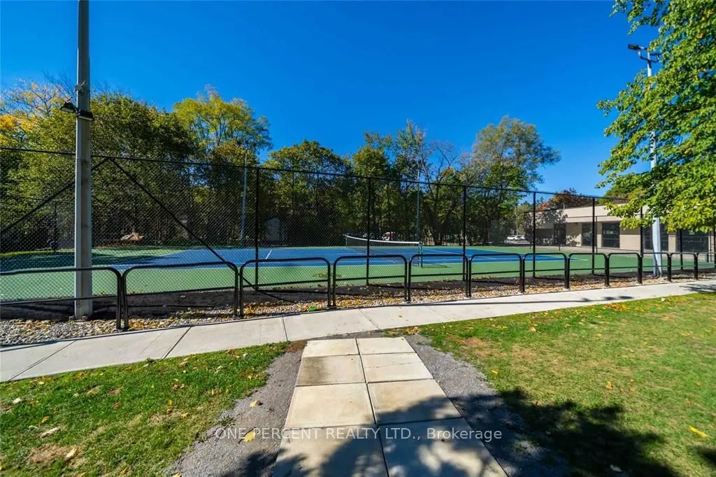 80 Inverlochy Boulevard, #409