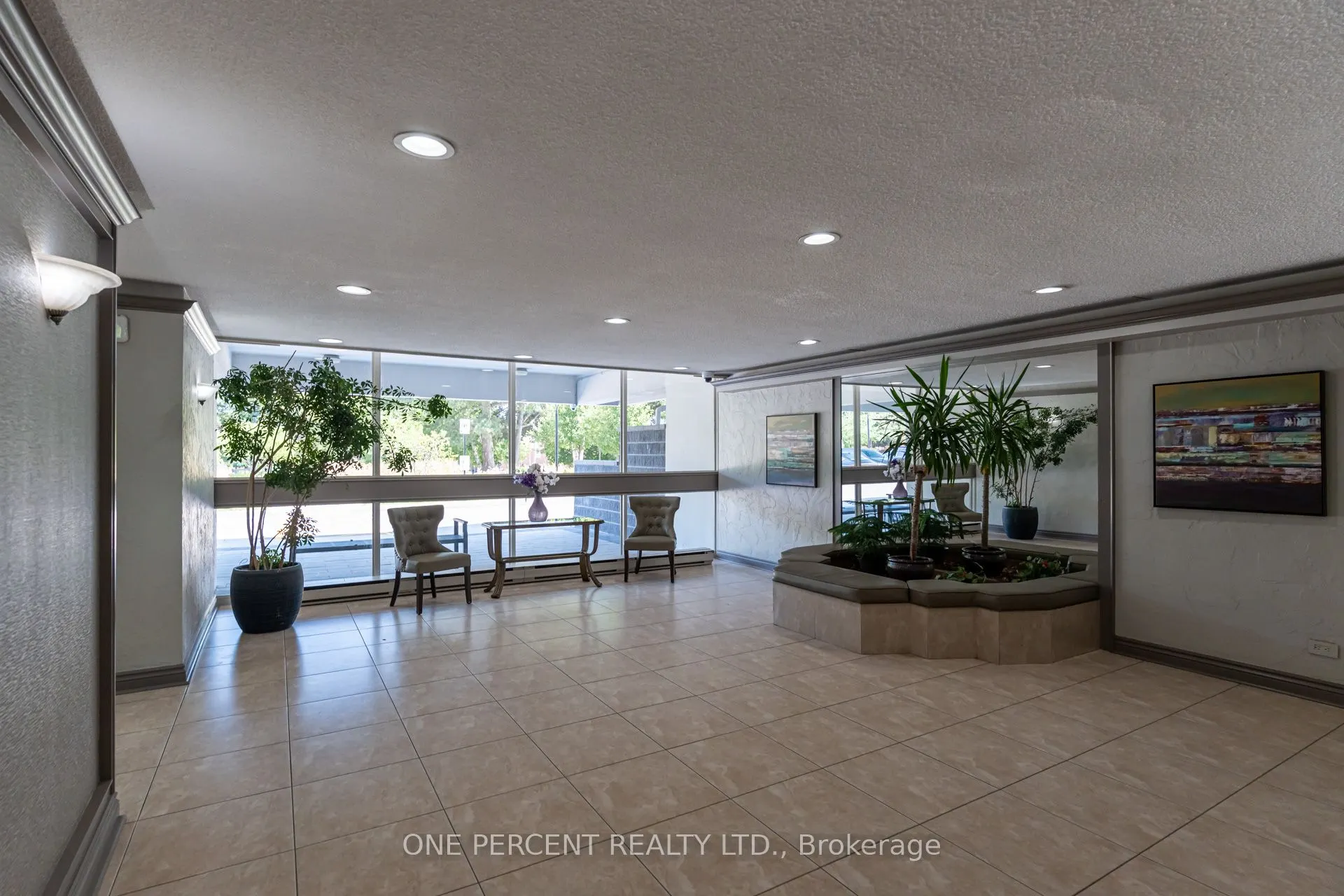 80 Inverlochy Boulevard, #409