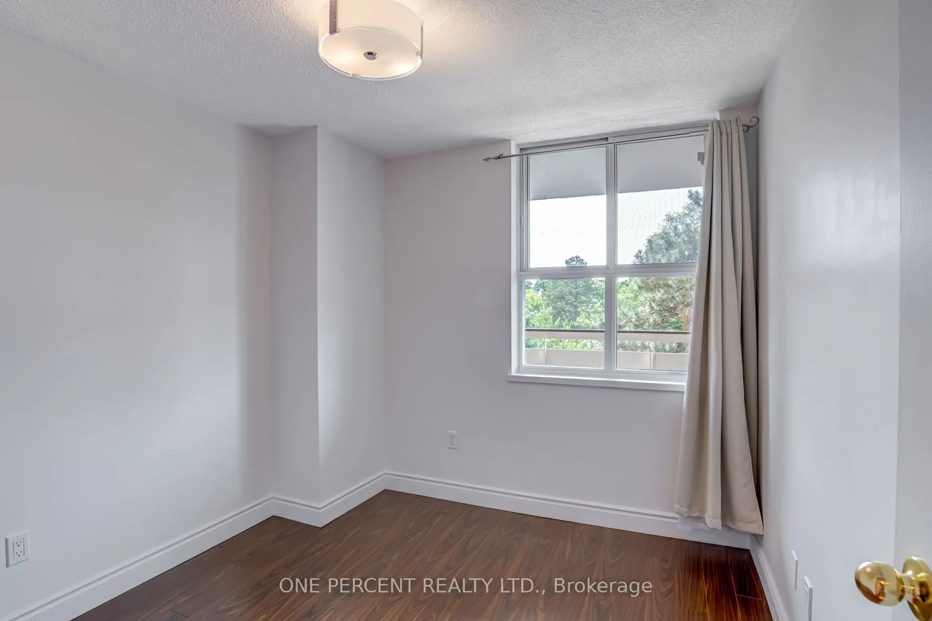 80 Inverlochy Boulevard, #409