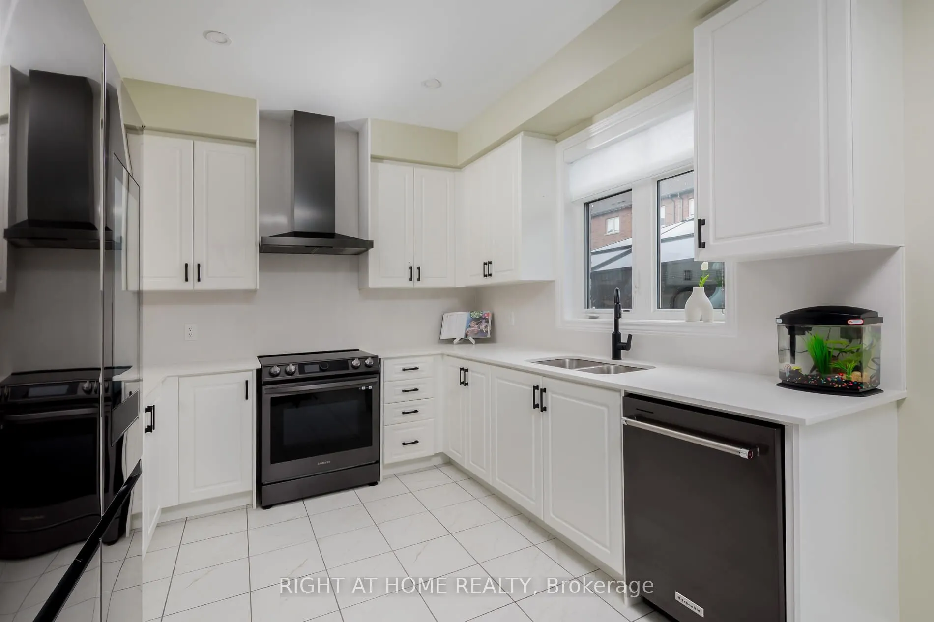 2191 Grainger Loop