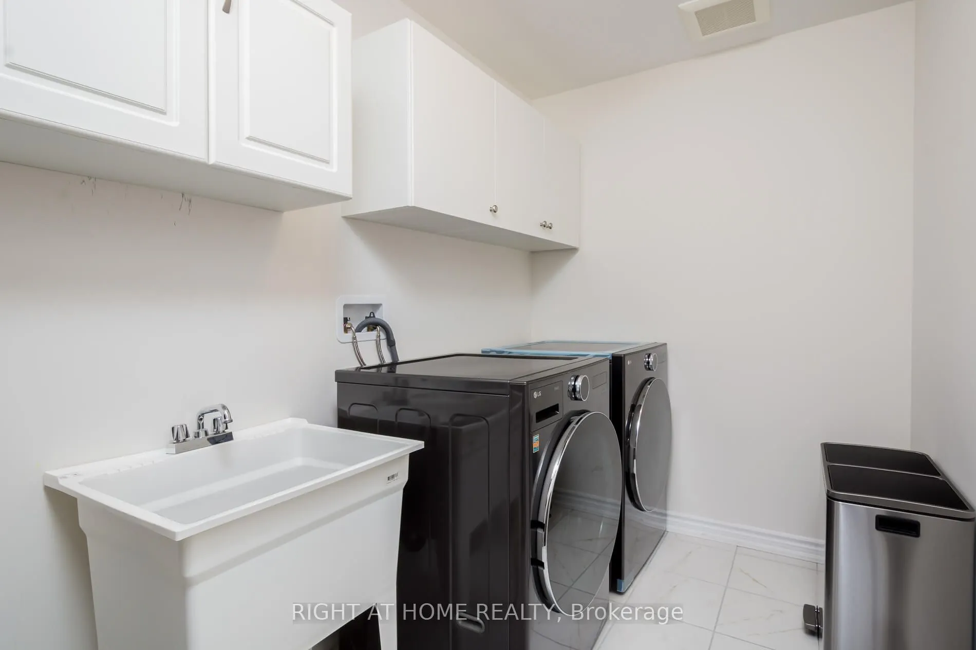 2191 Grainger Loop