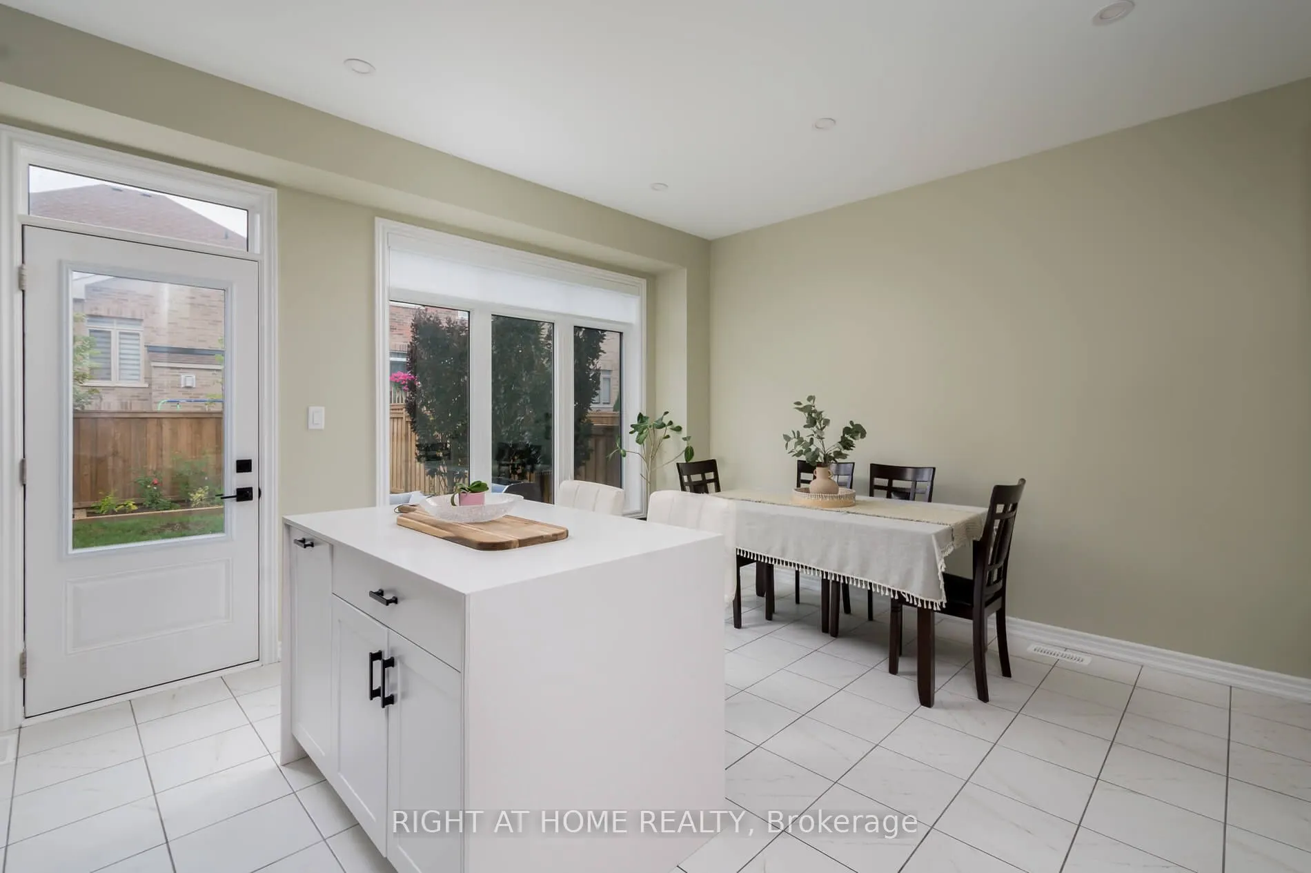 2191 Grainger Loop
