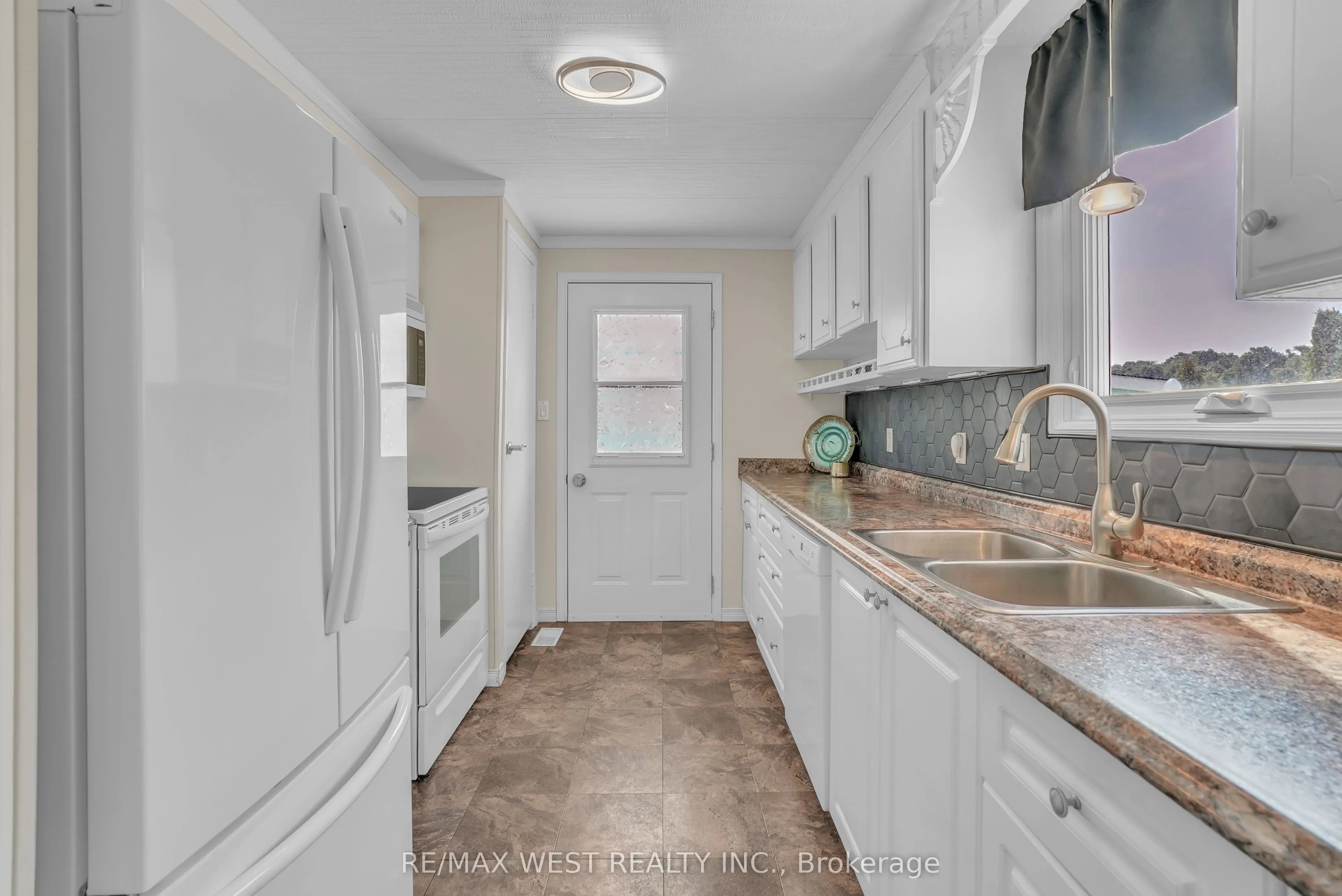 23 Linden Lane, #23