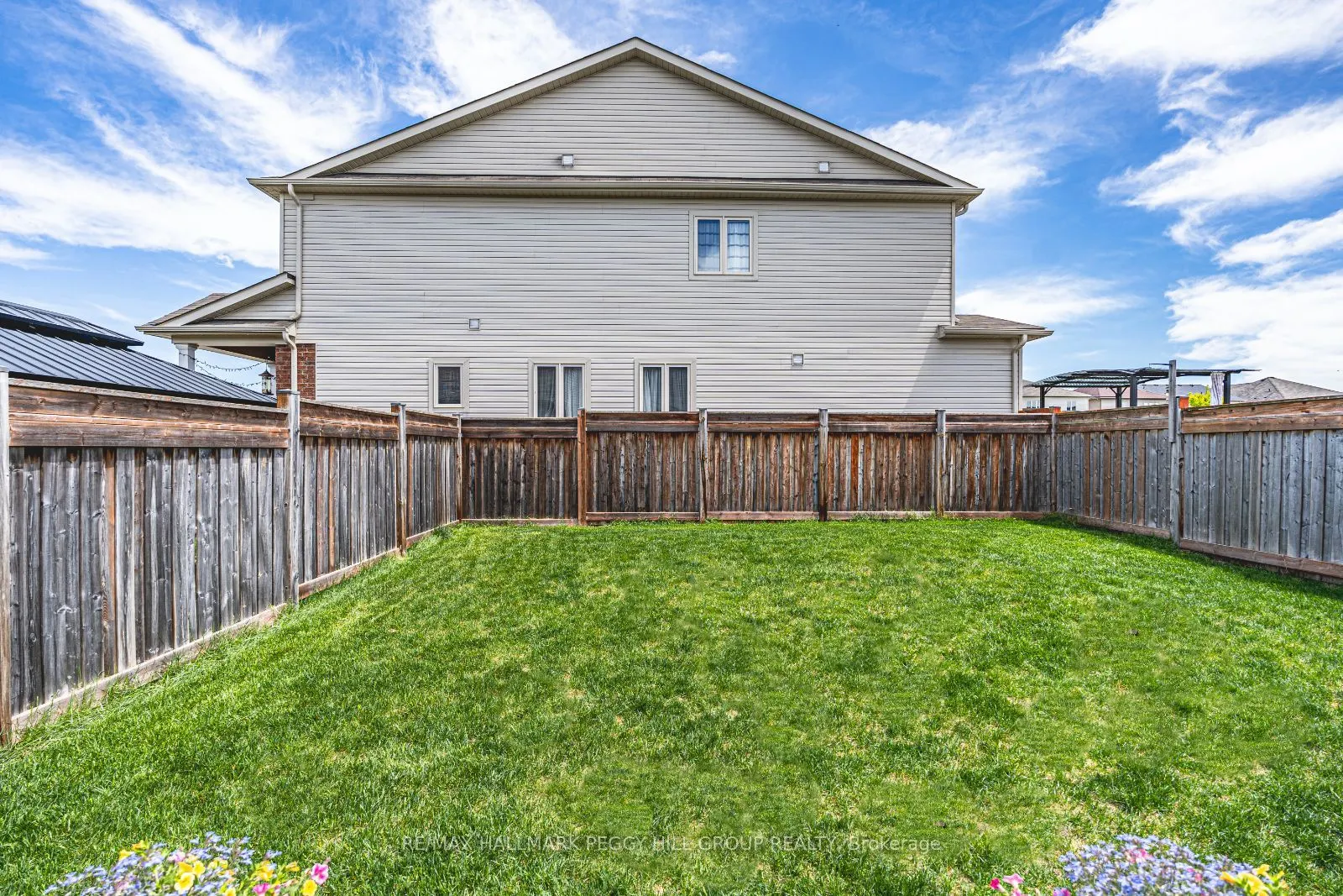 25 Mandley Street