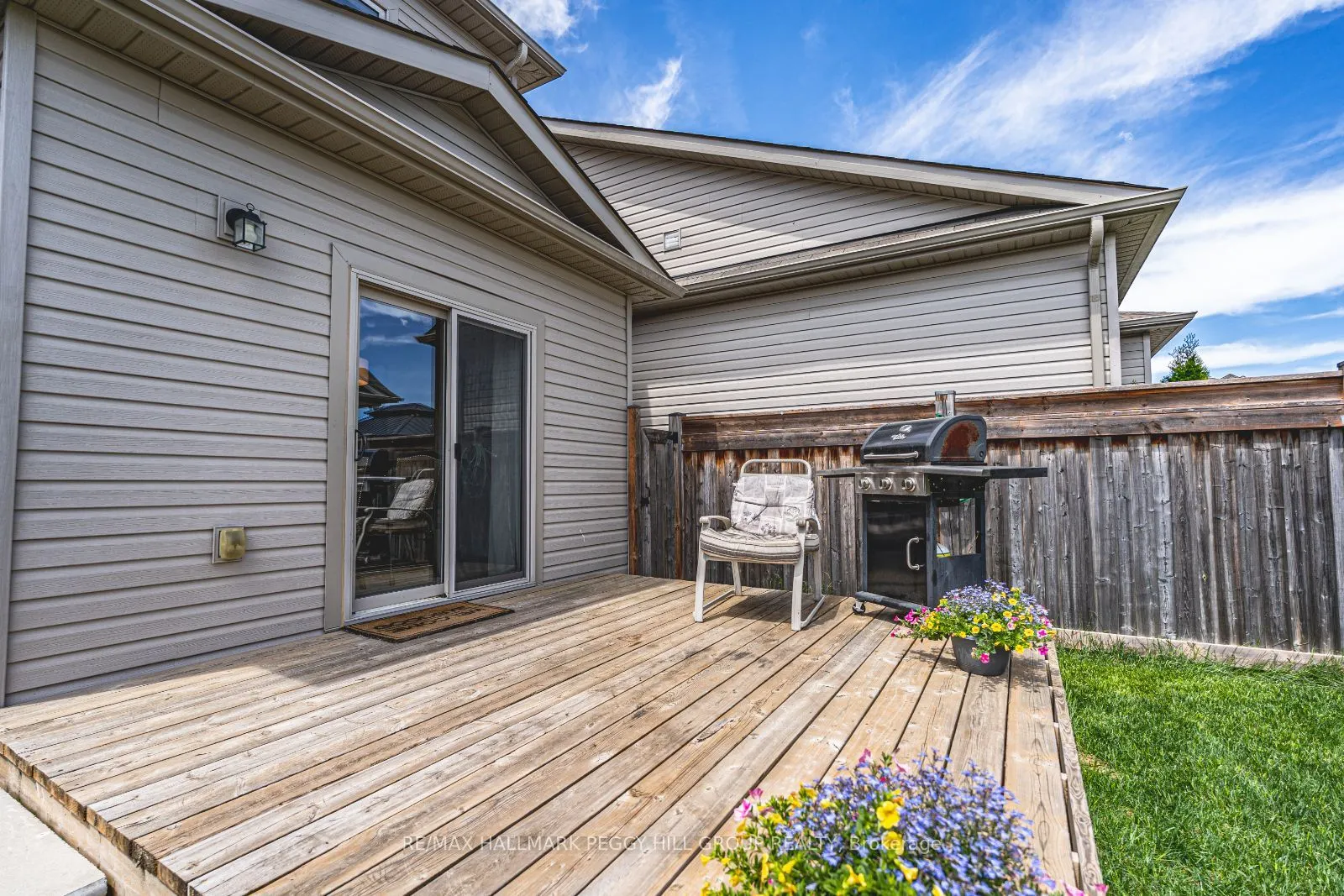 25 Mandley Street