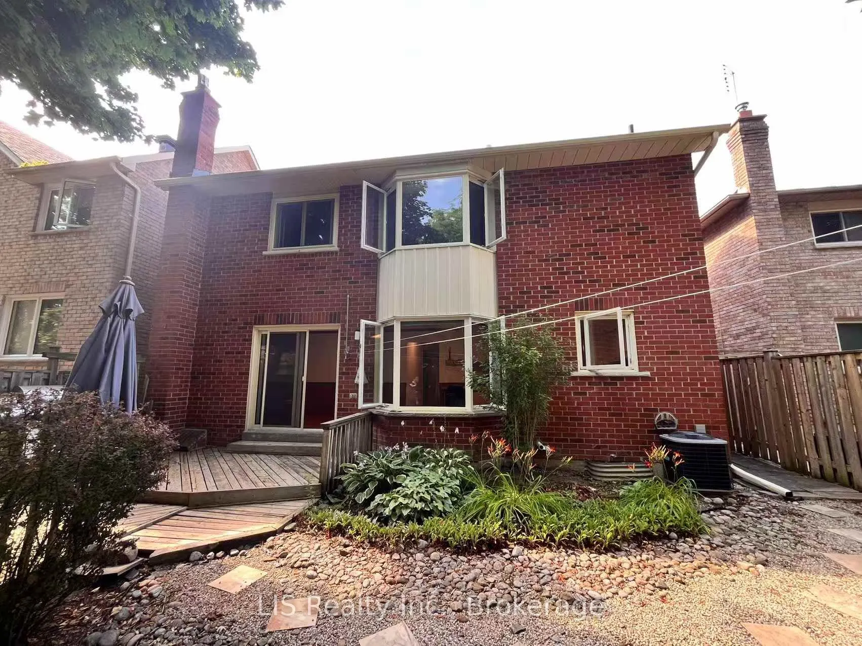 16 Murdock Avenue