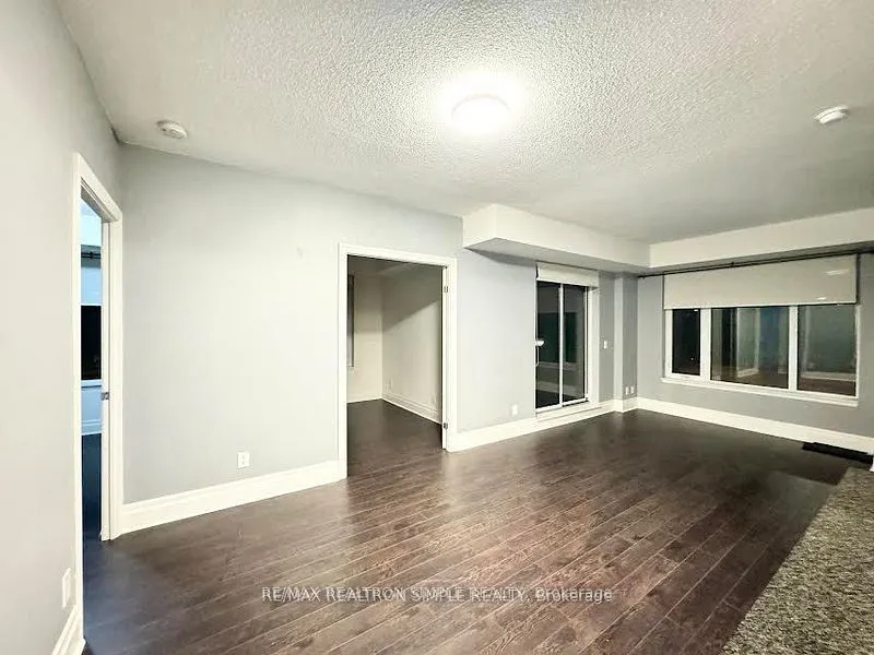 131 Upper Duke Crescent, #216