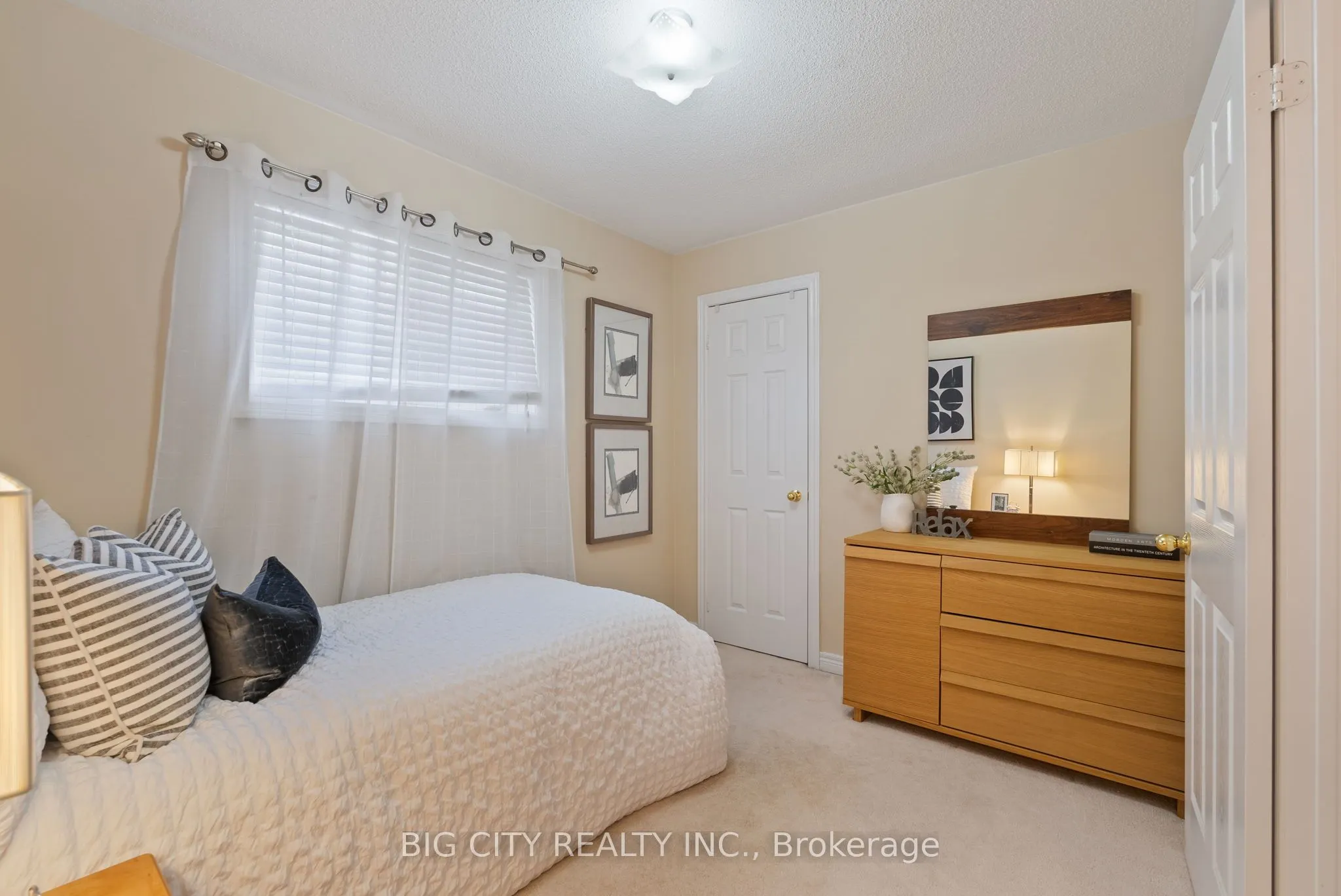 98 Riverlands Avenue