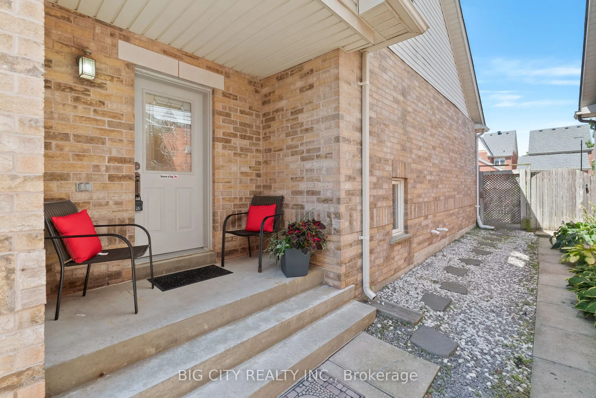 98 Riverlands Avenue
