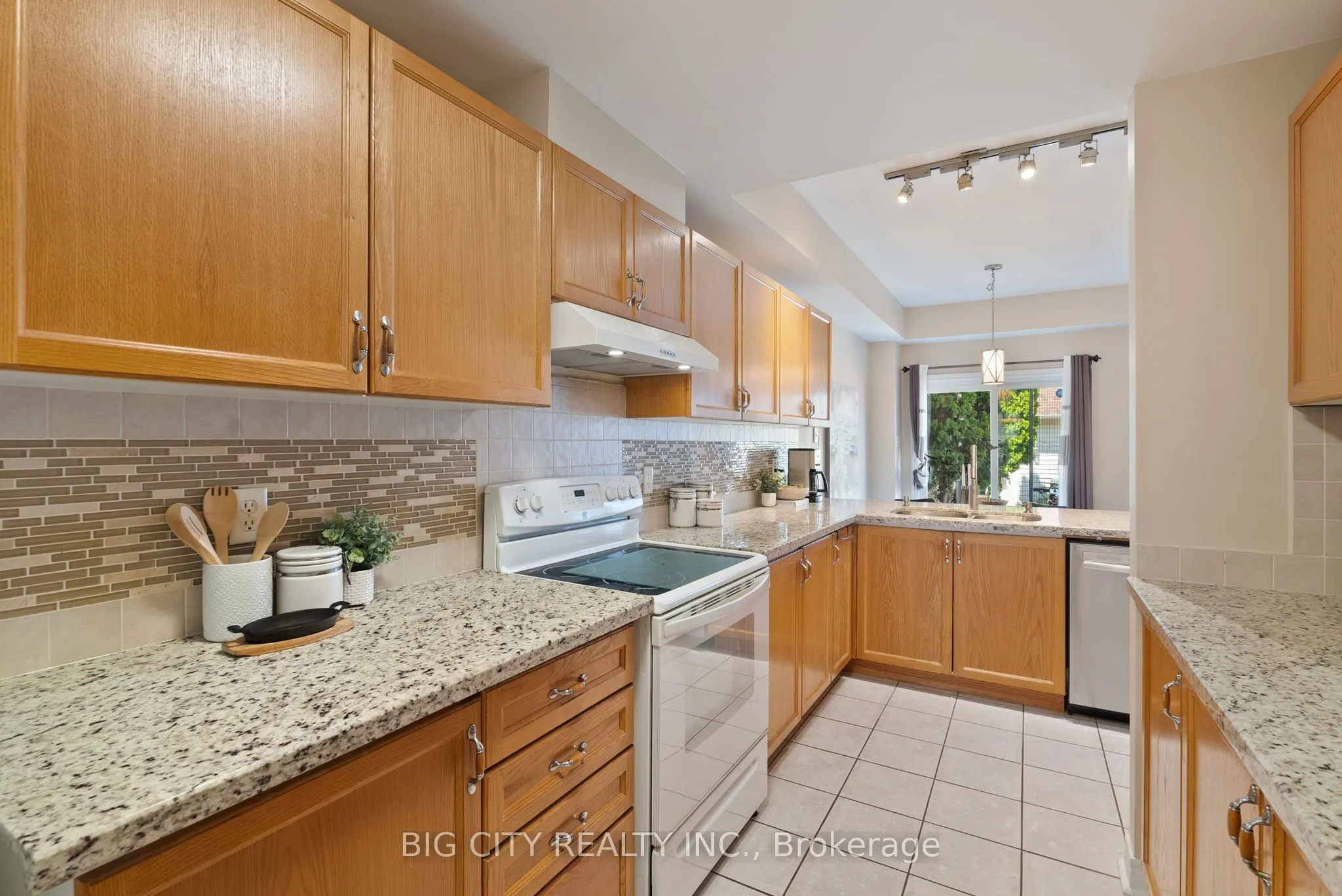 98 Riverlands Avenue