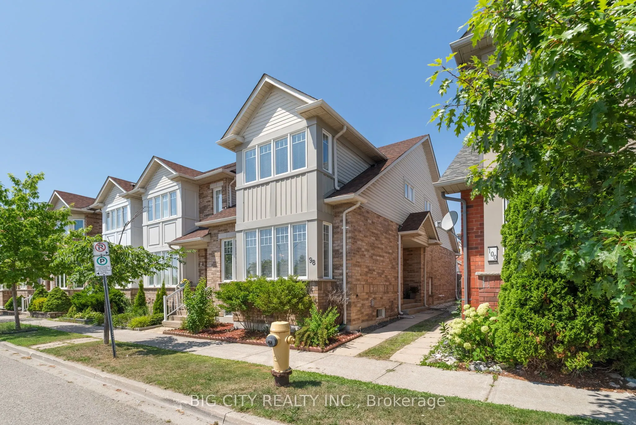 98 Riverlands Avenue