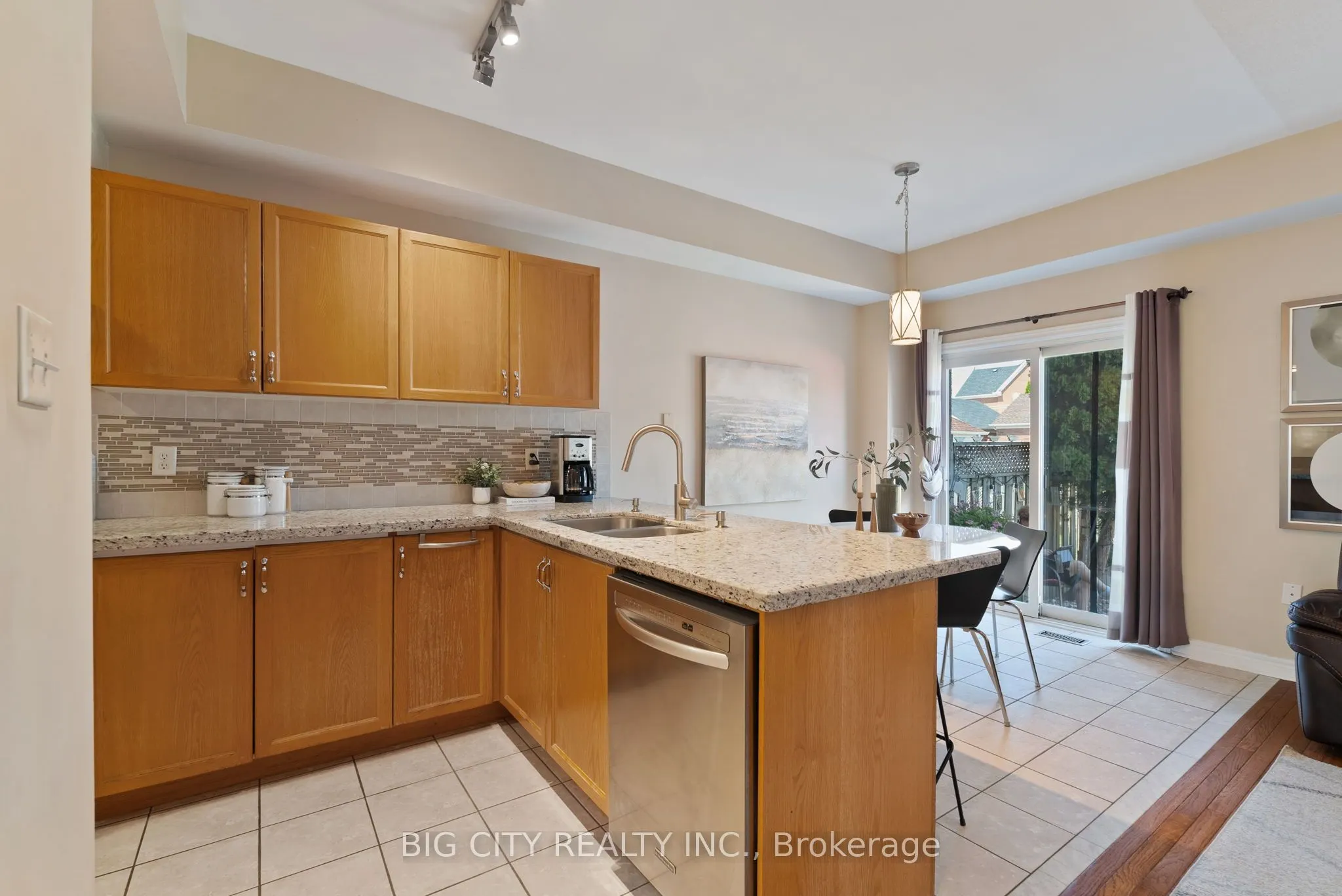 98 Riverlands Avenue