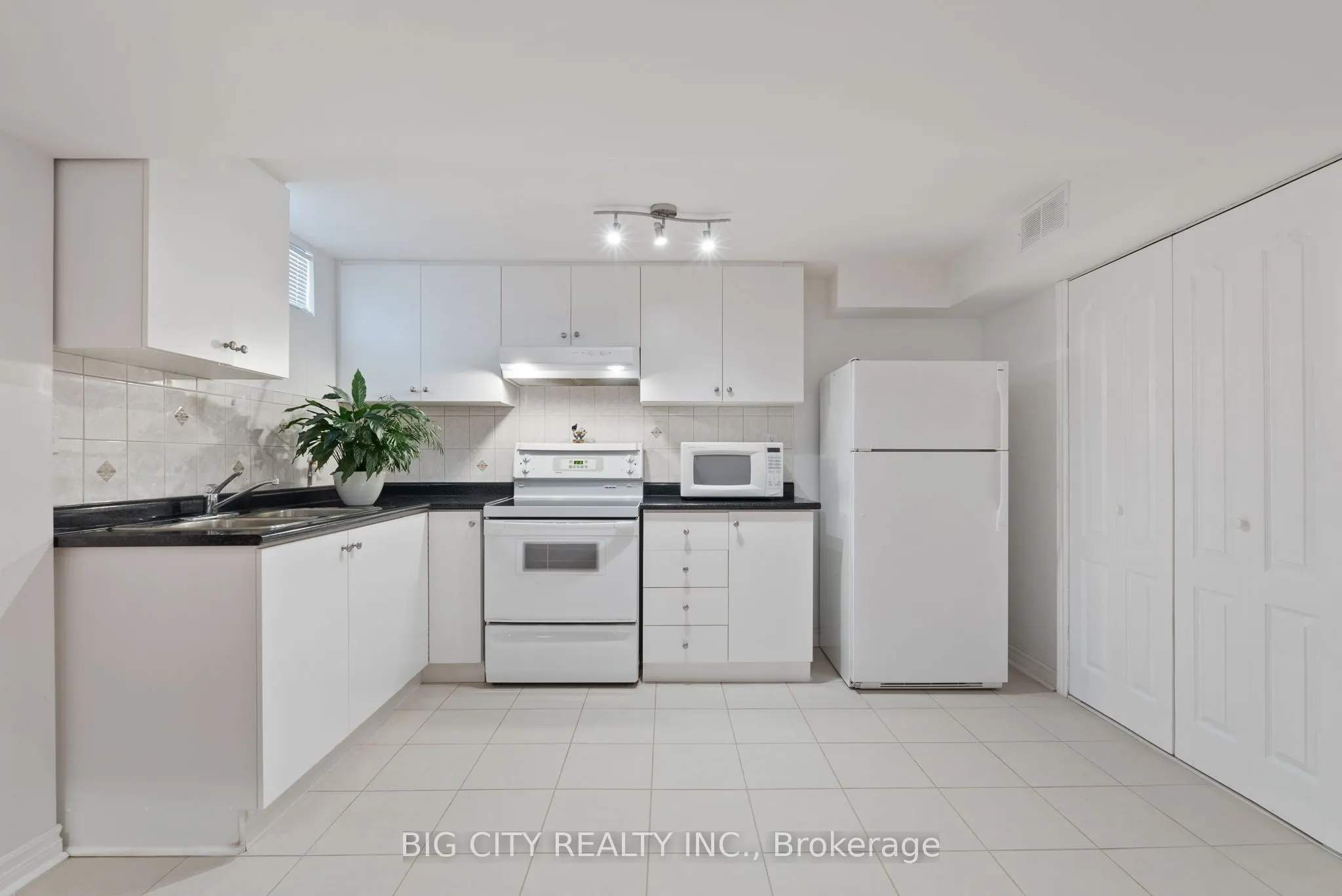 98 Riverlands Avenue