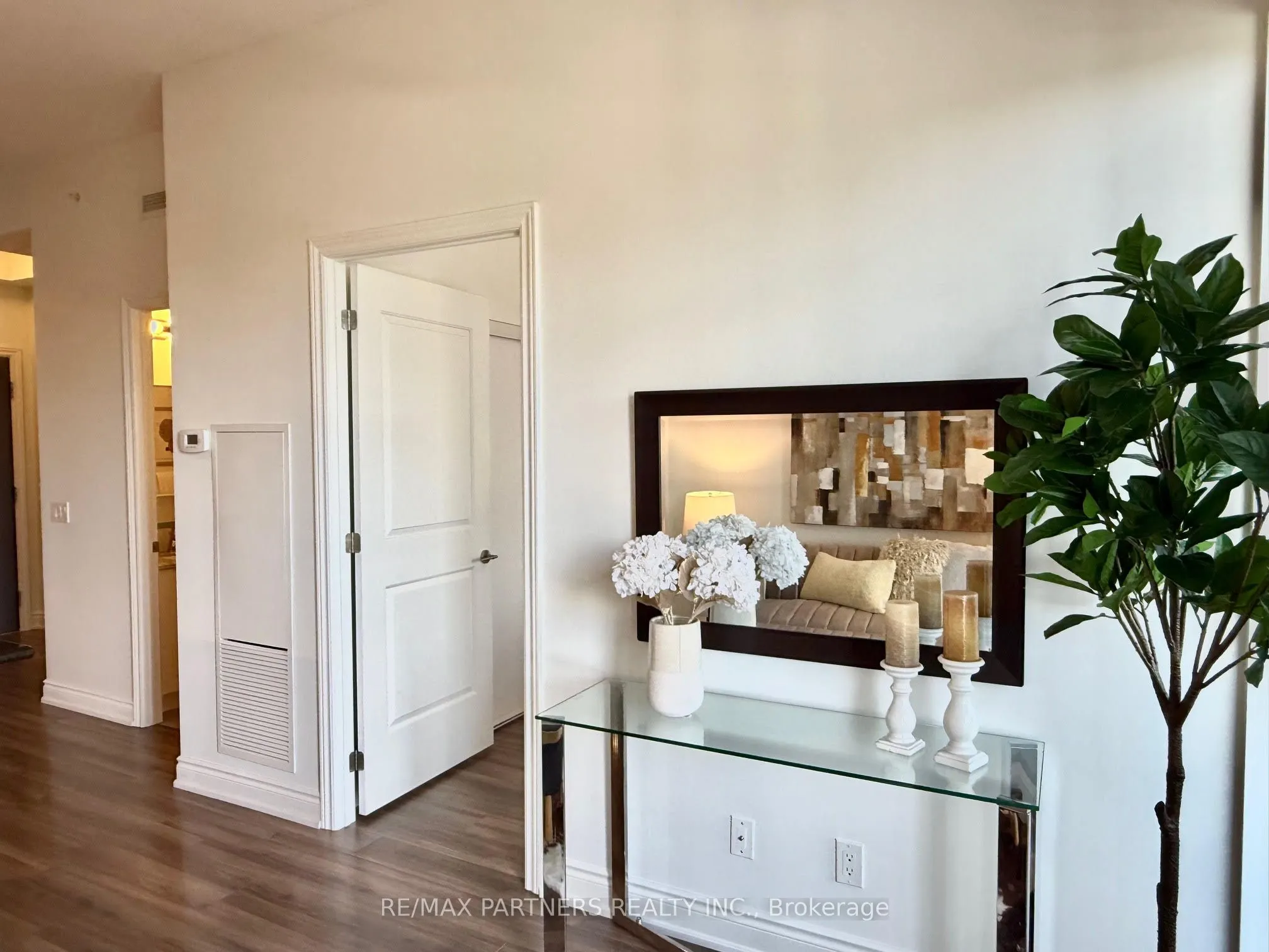 9618 Yonge Street, #607