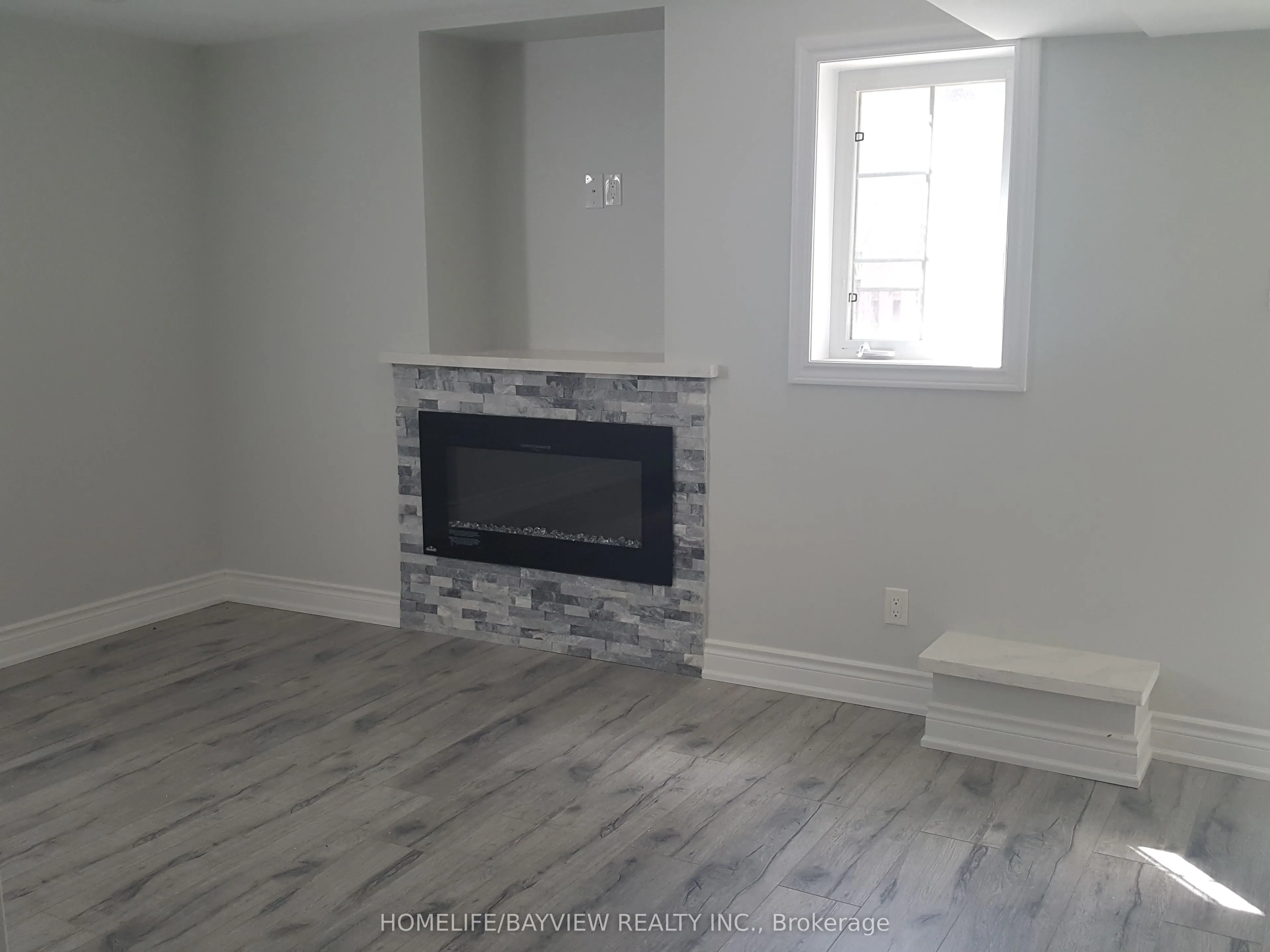 33 Aikenhead (BSMNT) Avenue