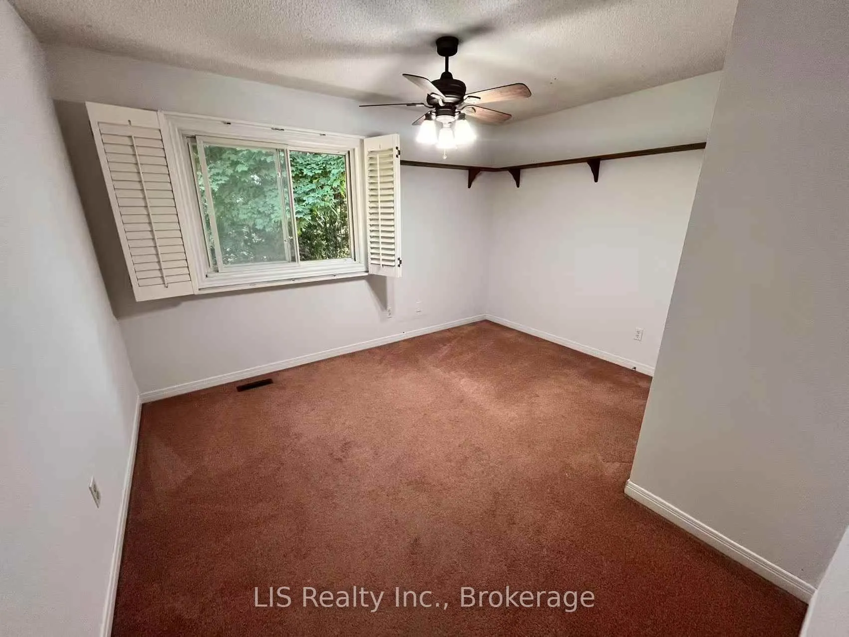 16 Murdock Avenue