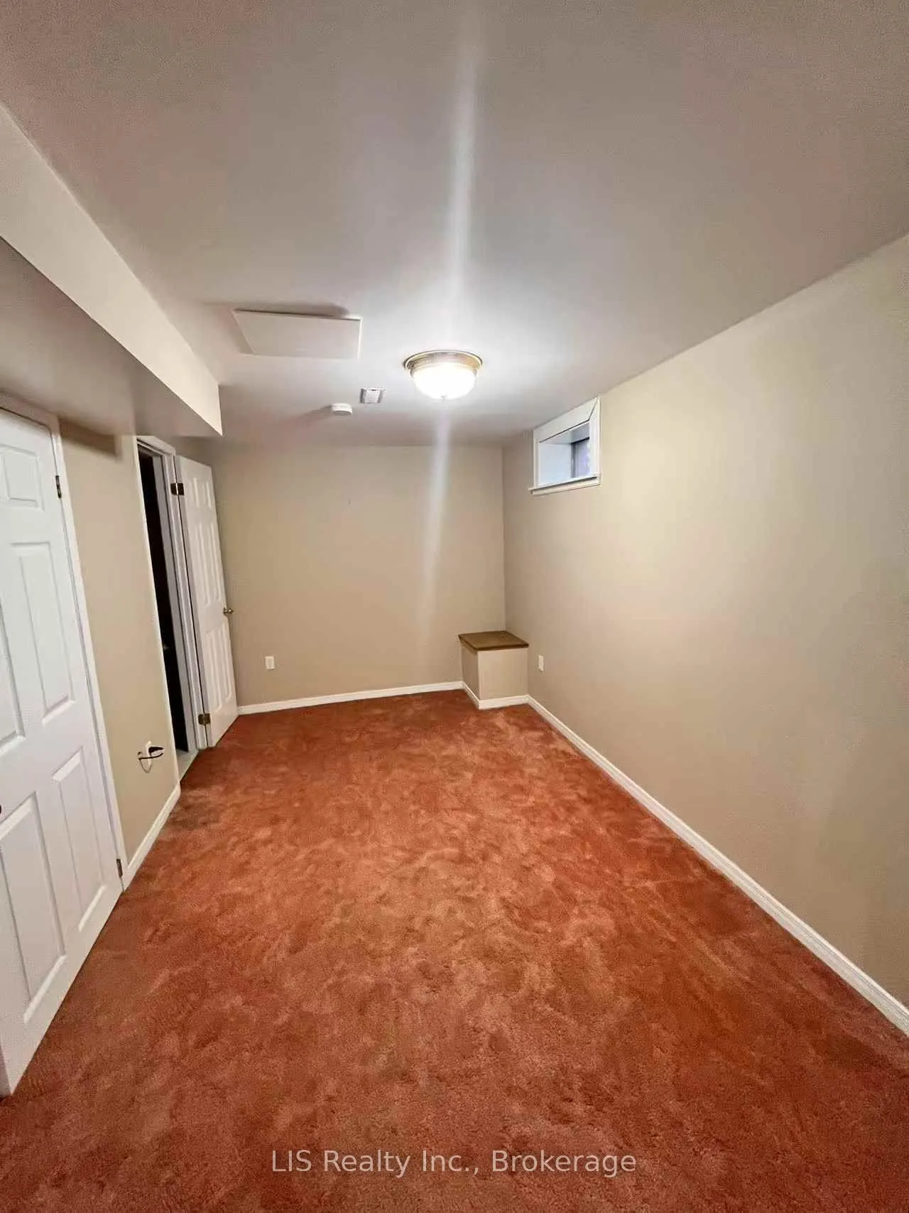 16 Murdock Avenue