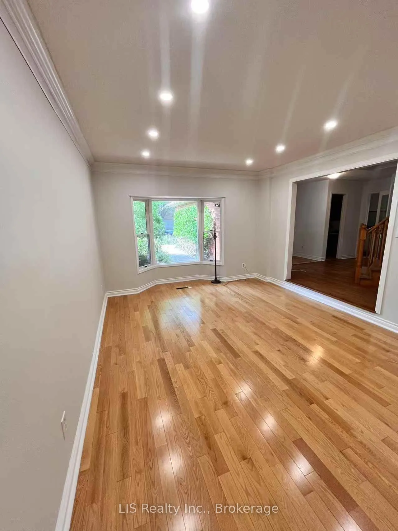 16 Murdock Avenue
