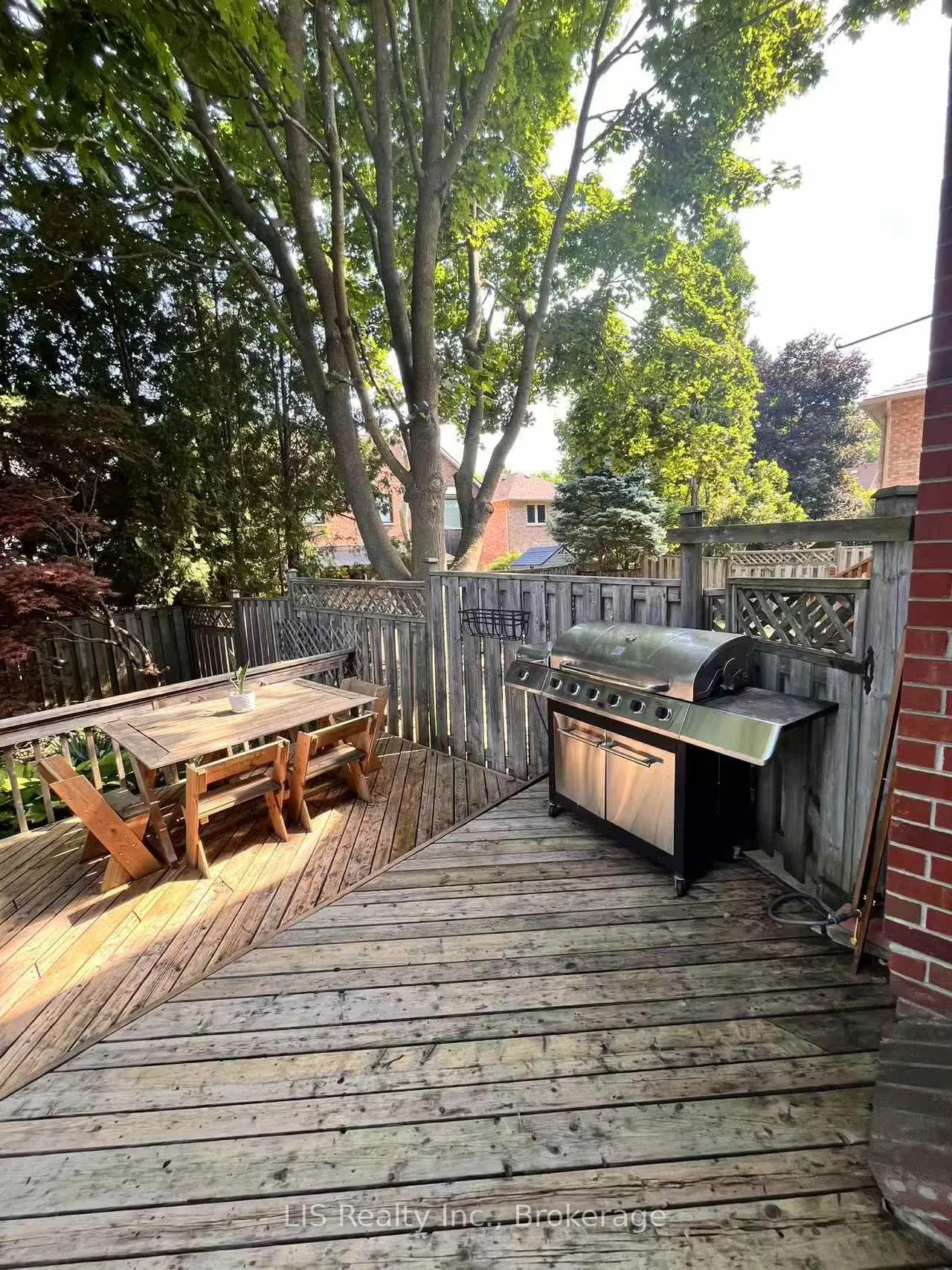 16 Murdock Avenue