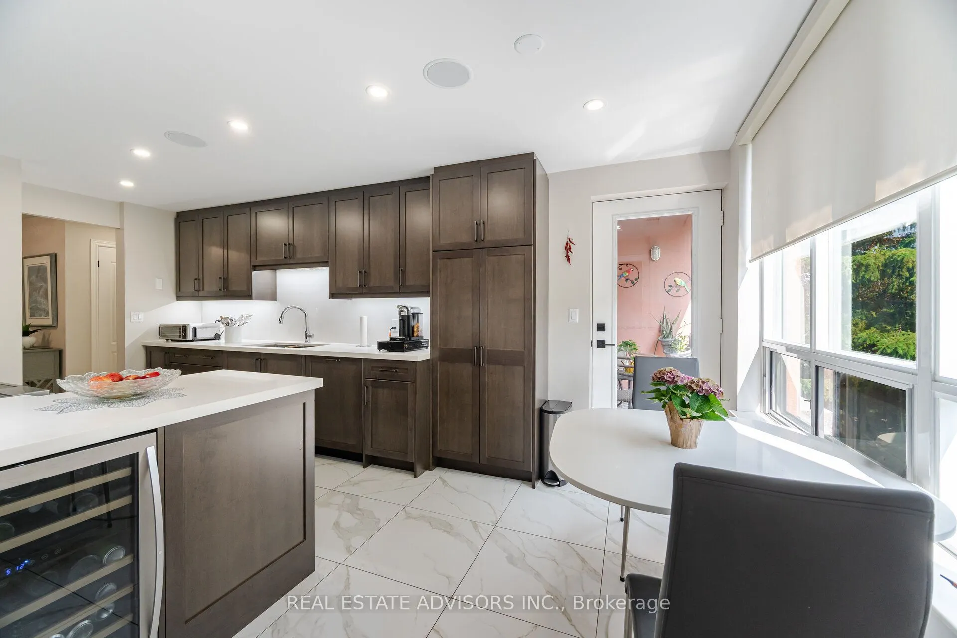 53 Woodbridge Avenue, #313