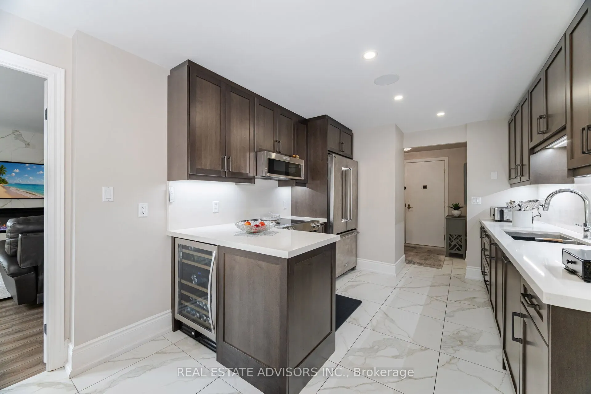 53 Woodbridge Avenue, #313