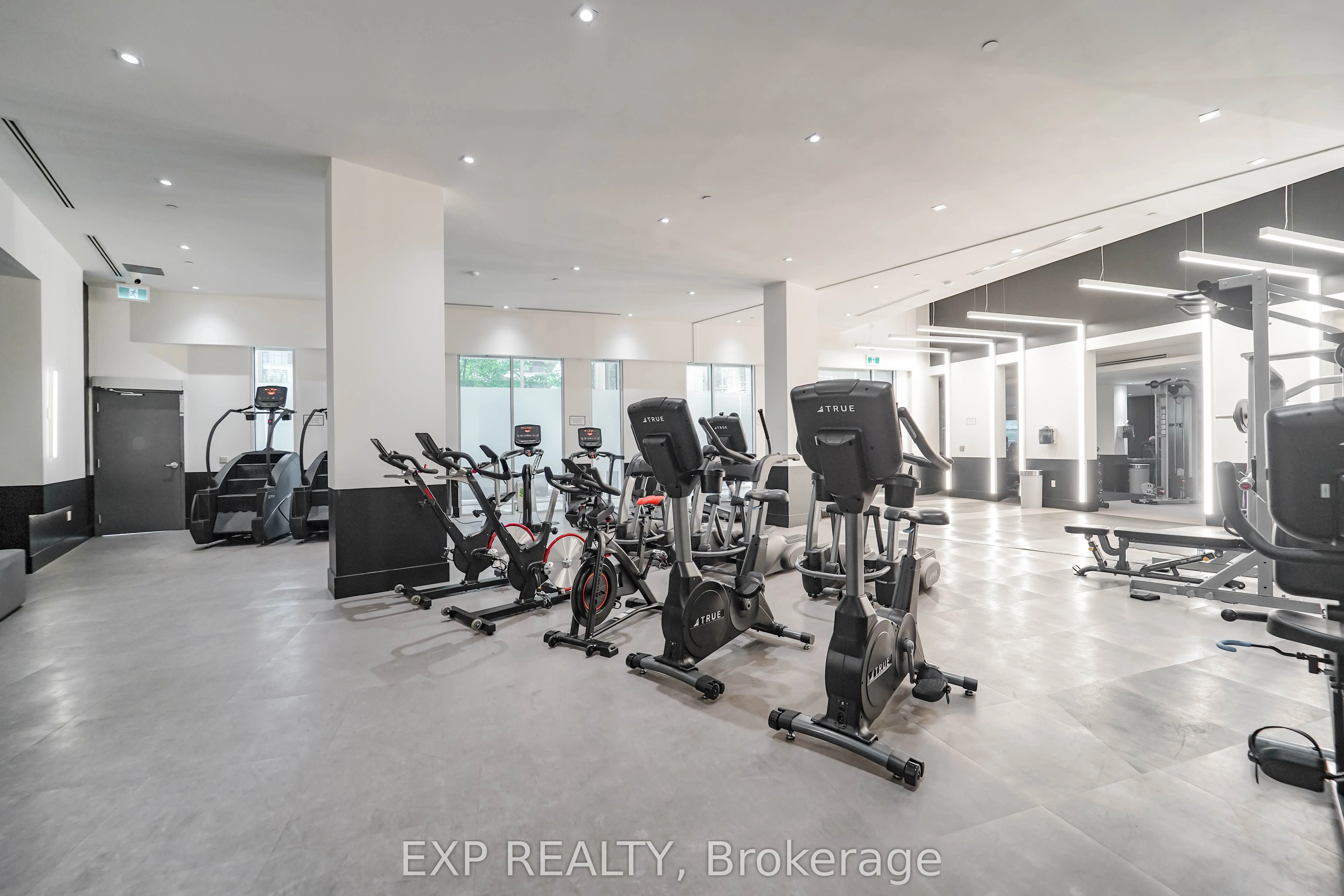 2916 Highway 7 Road, #418