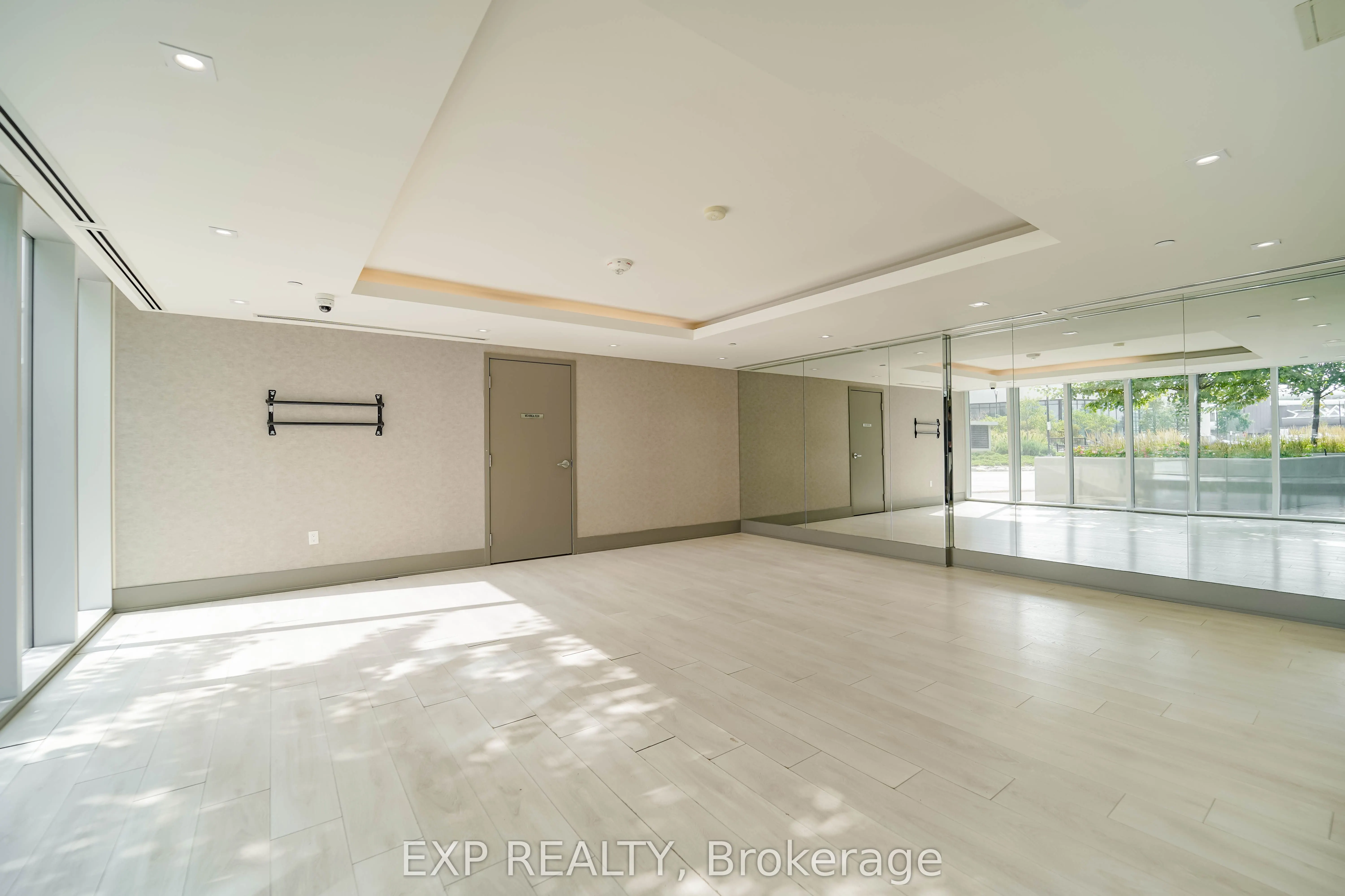 2916 Highway 7 Road, #418