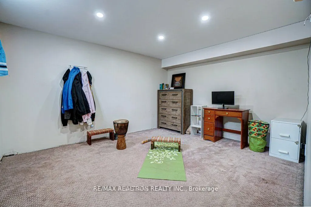 335 Ashworth Road