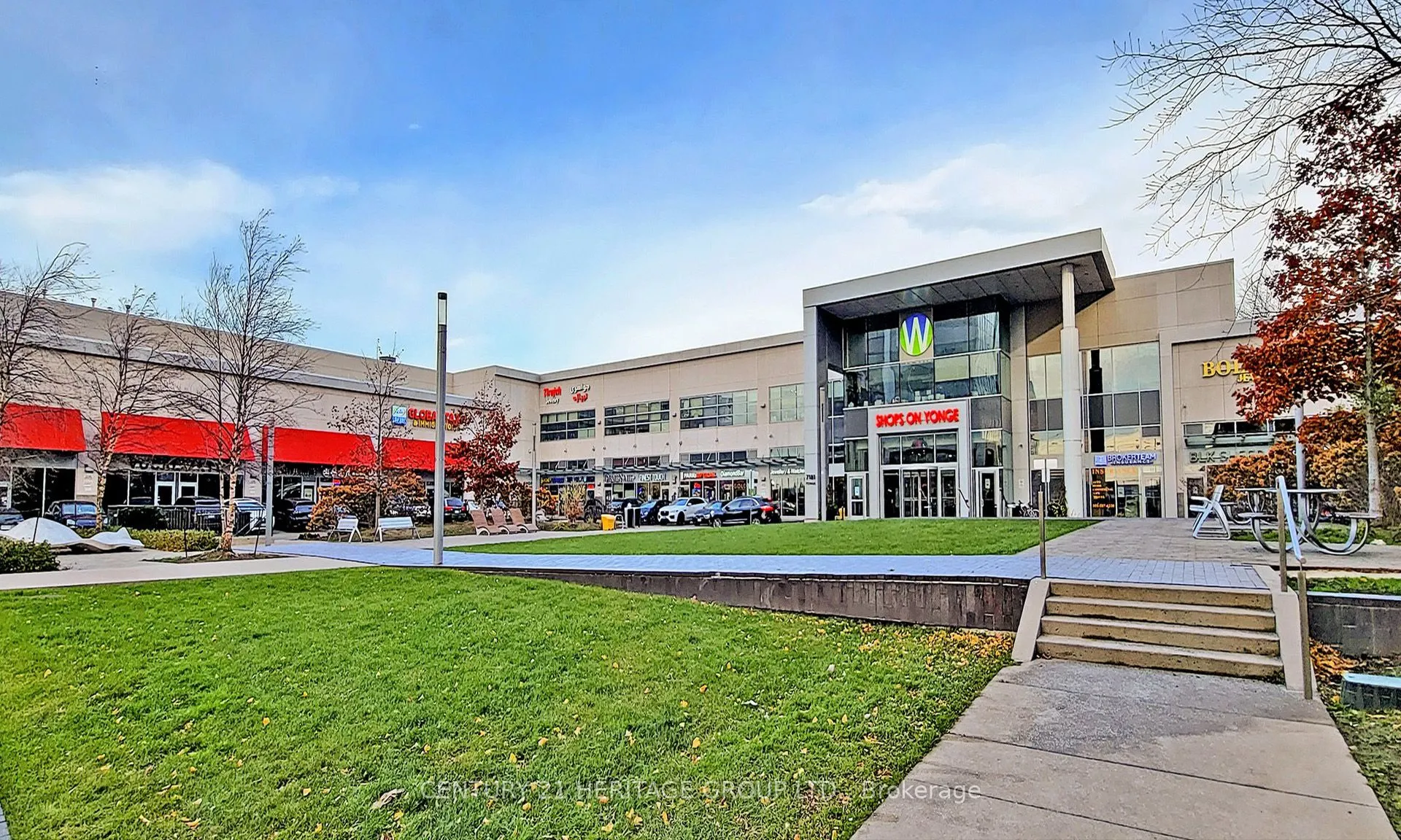 7161 Yonge Street, #1432