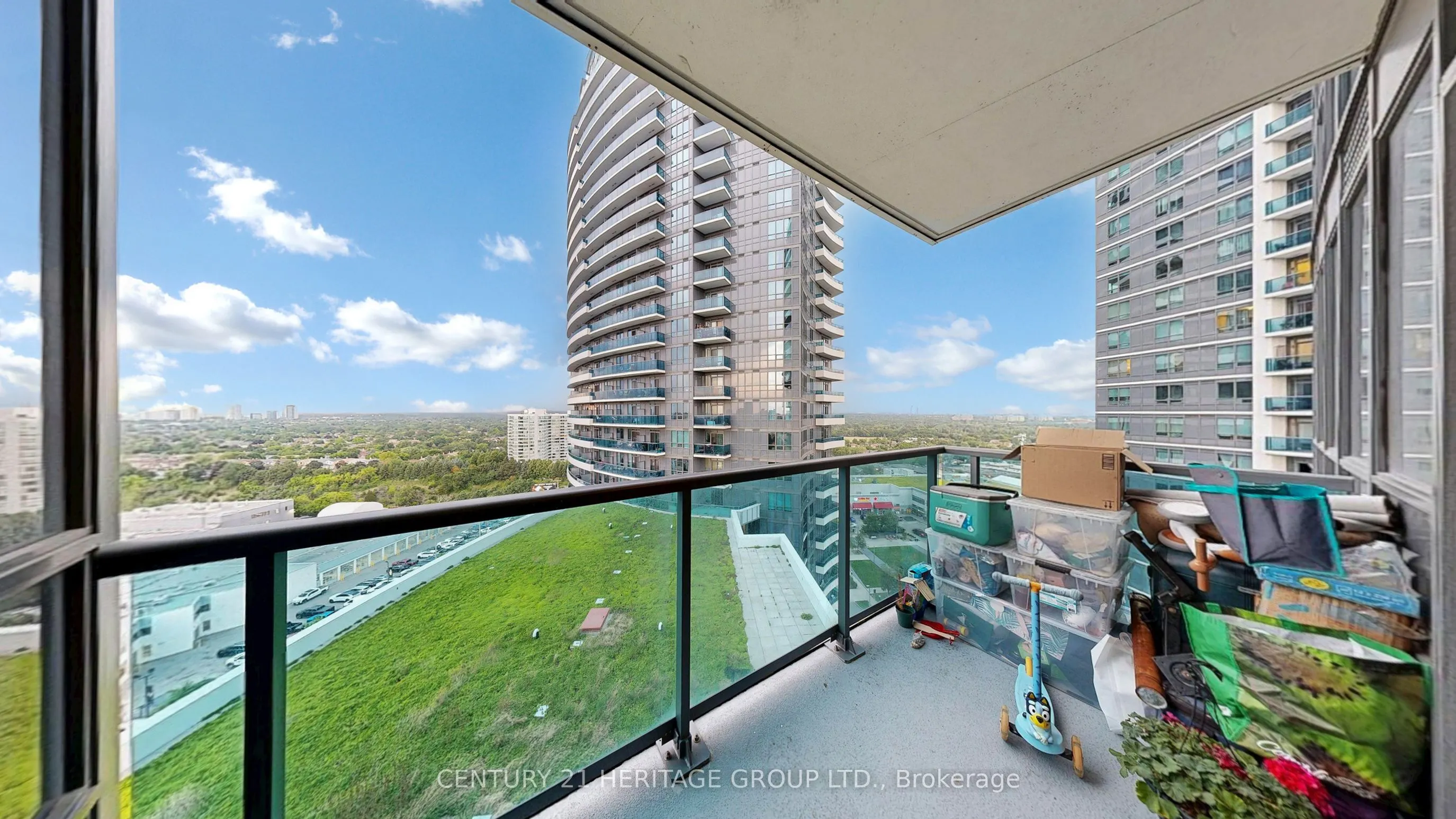 7161 Yonge Street, #1432