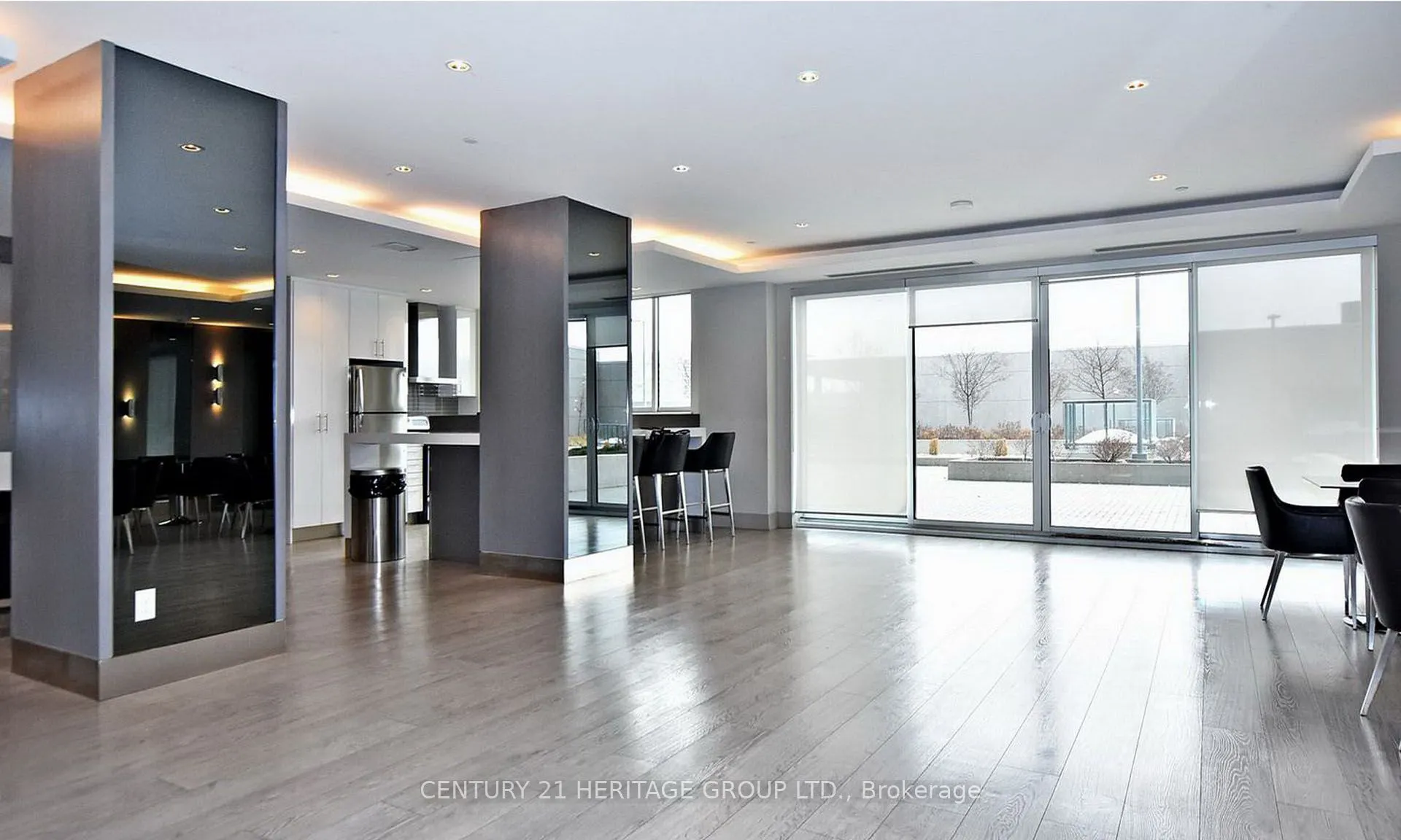 7161 Yonge Street, #1432
