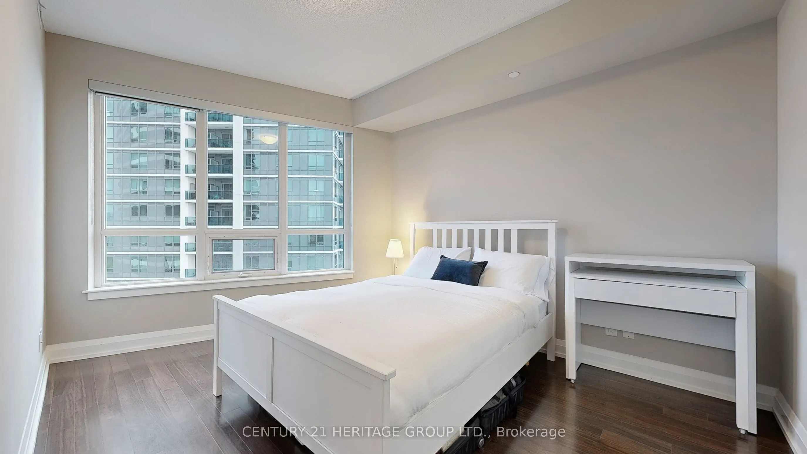 7161 Yonge Street, #1432