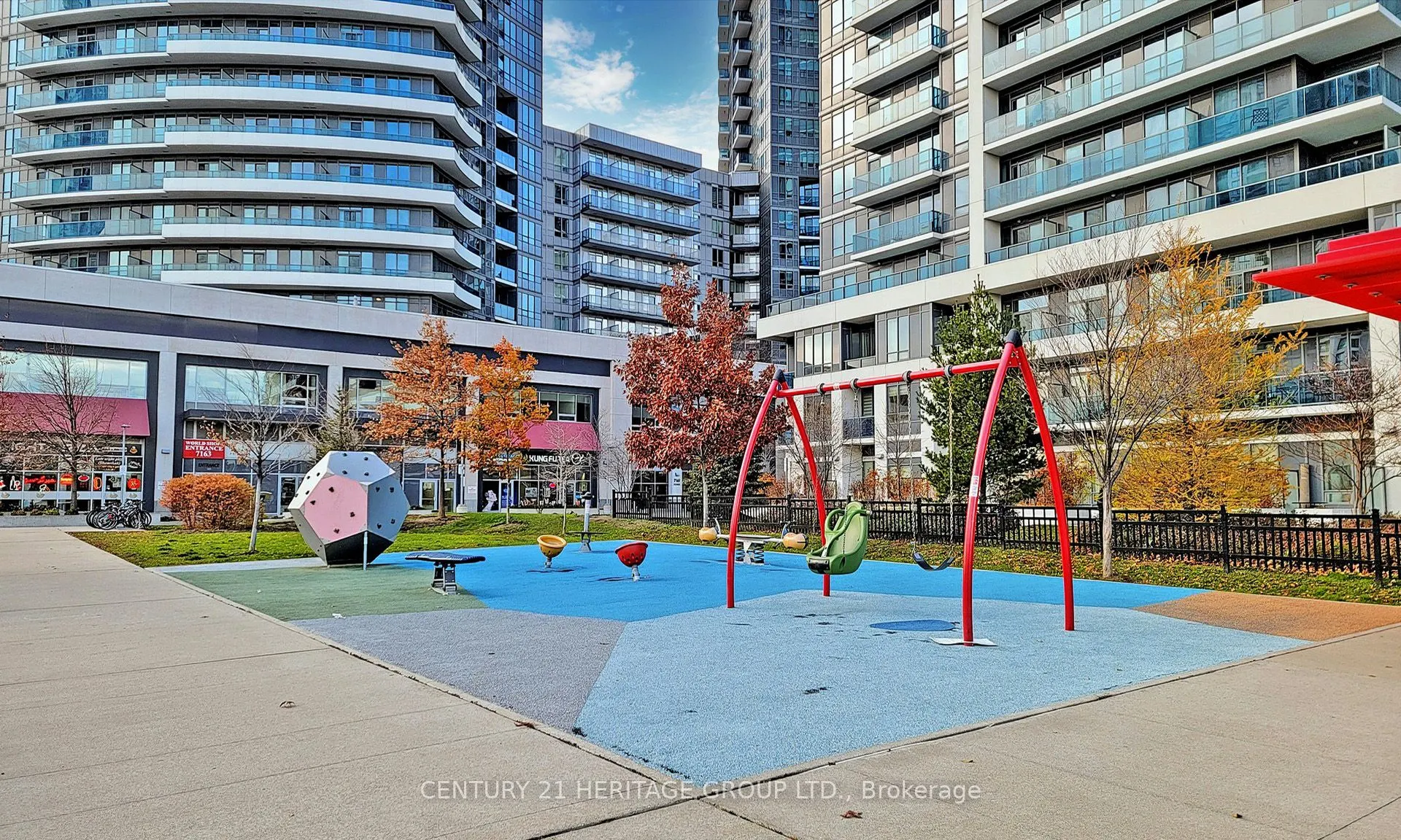 7161 Yonge Street, #1432