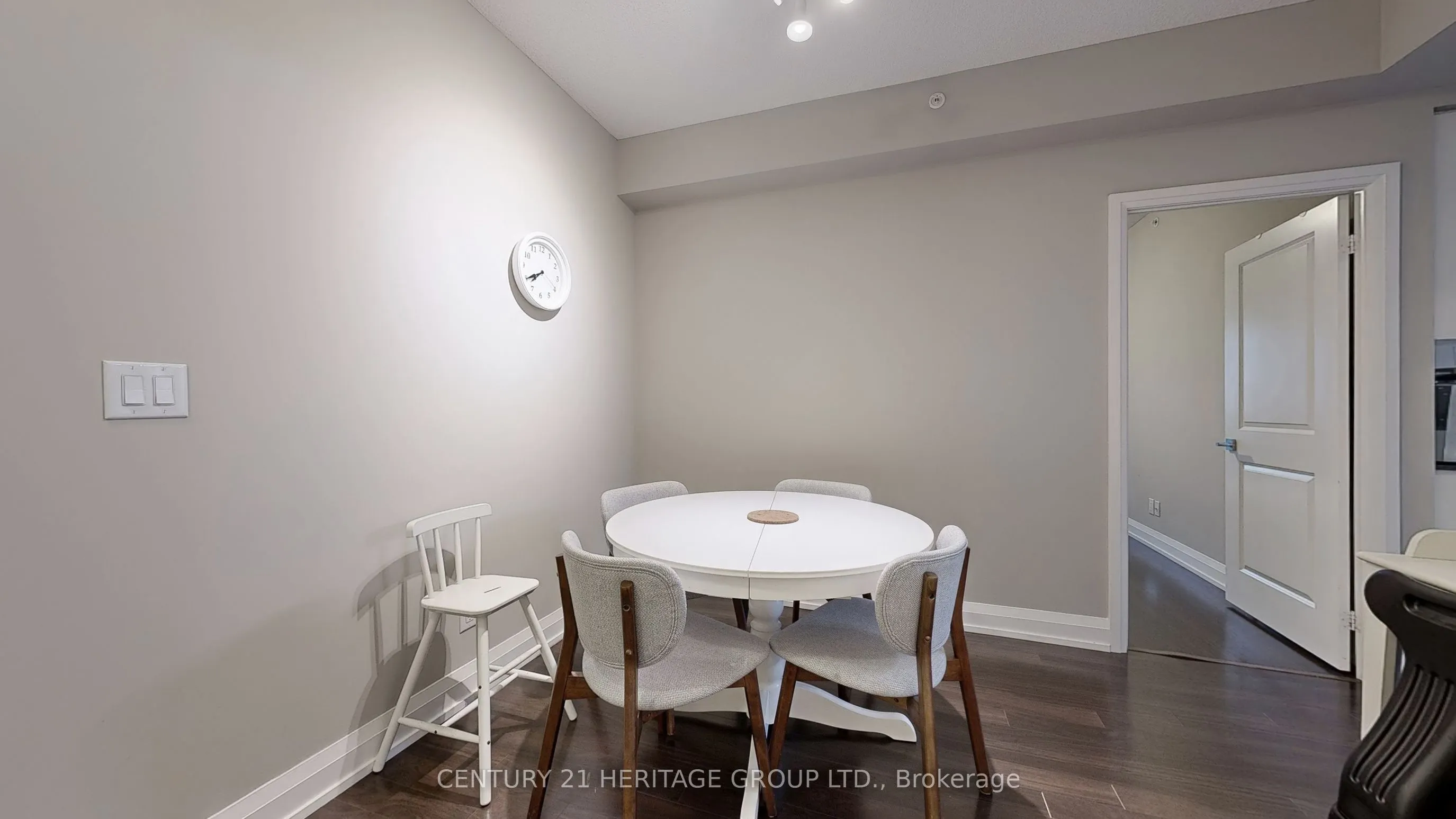 7161 Yonge Street, #1432