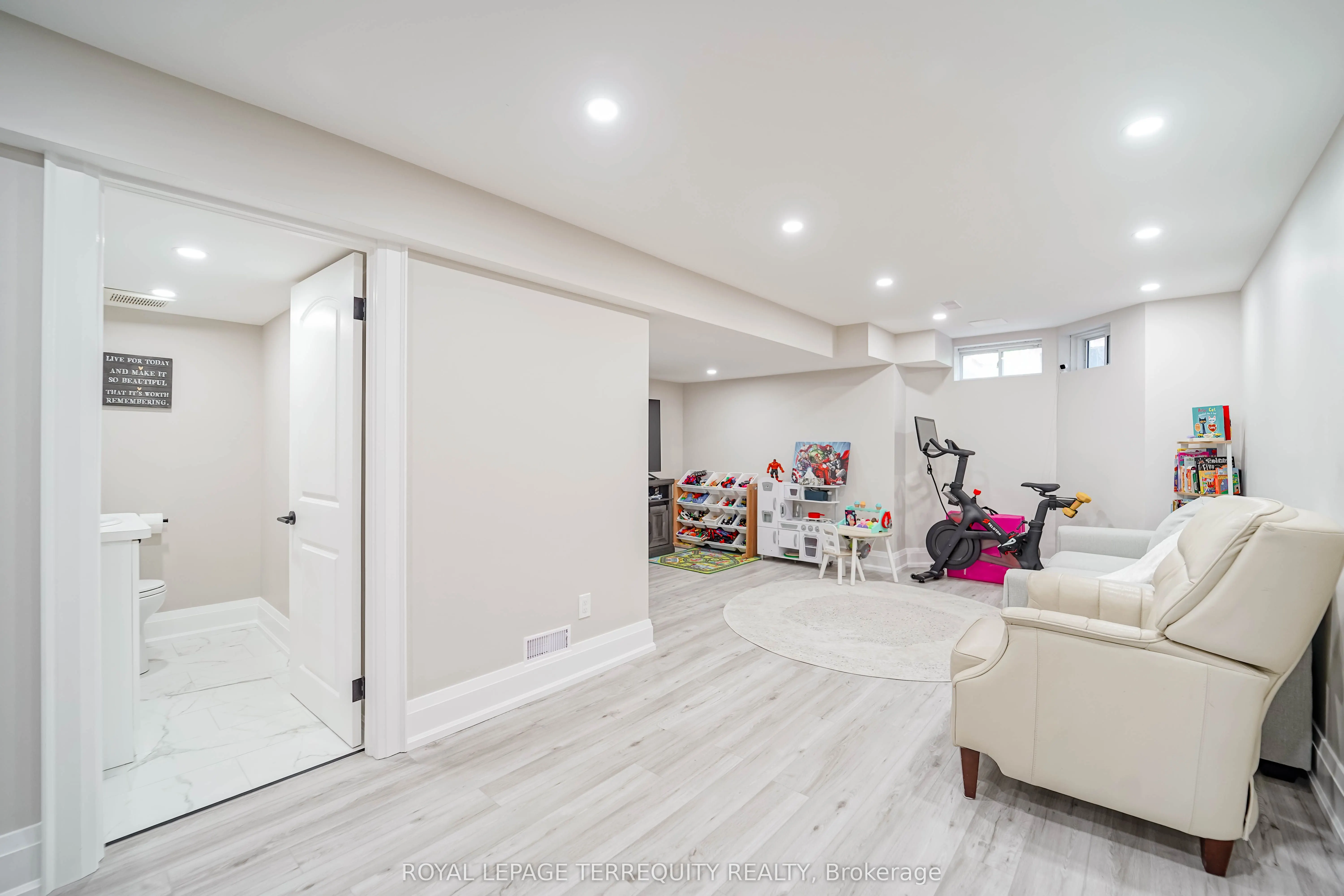 9 Stonebriar Drive
