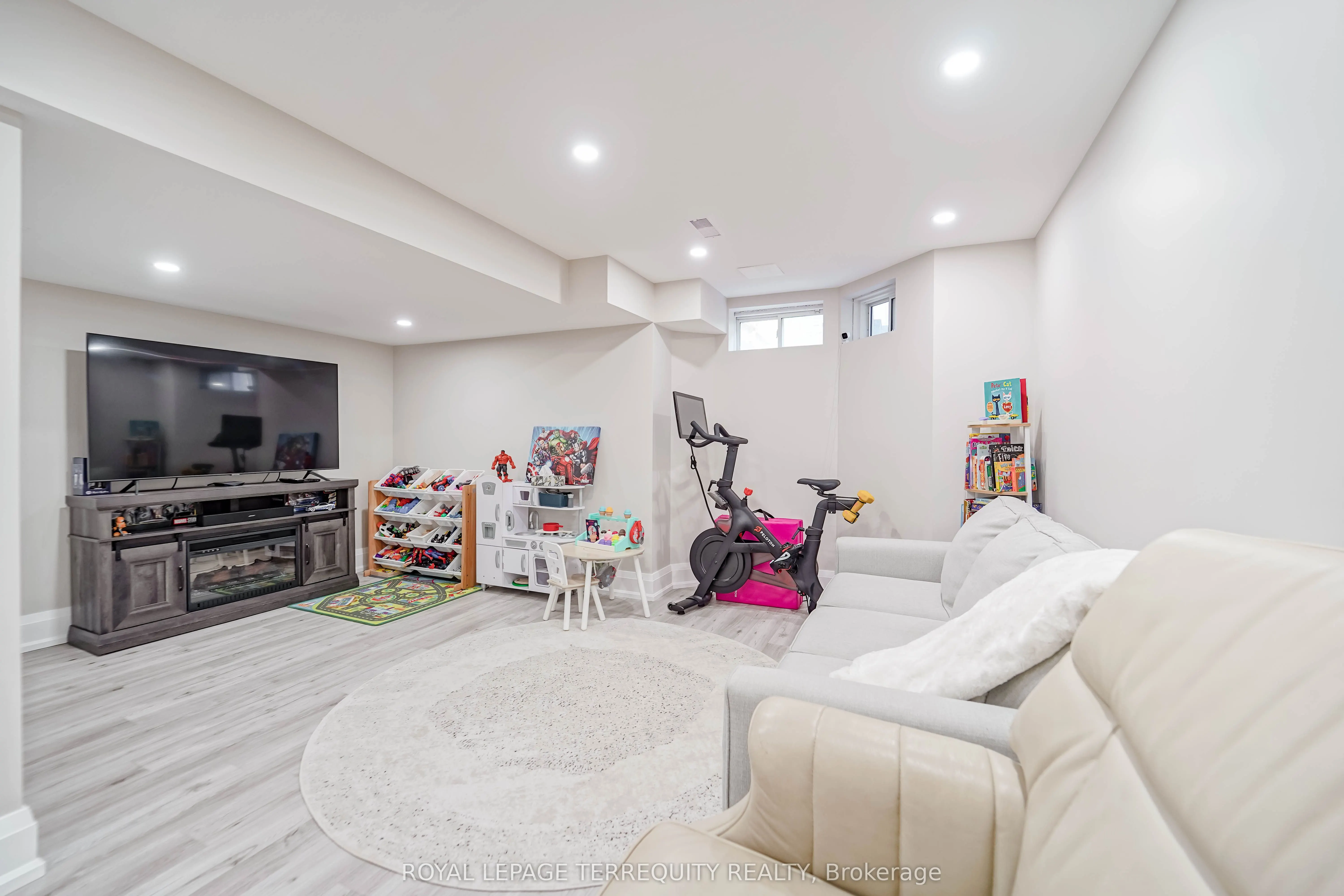 9 Stonebriar Drive