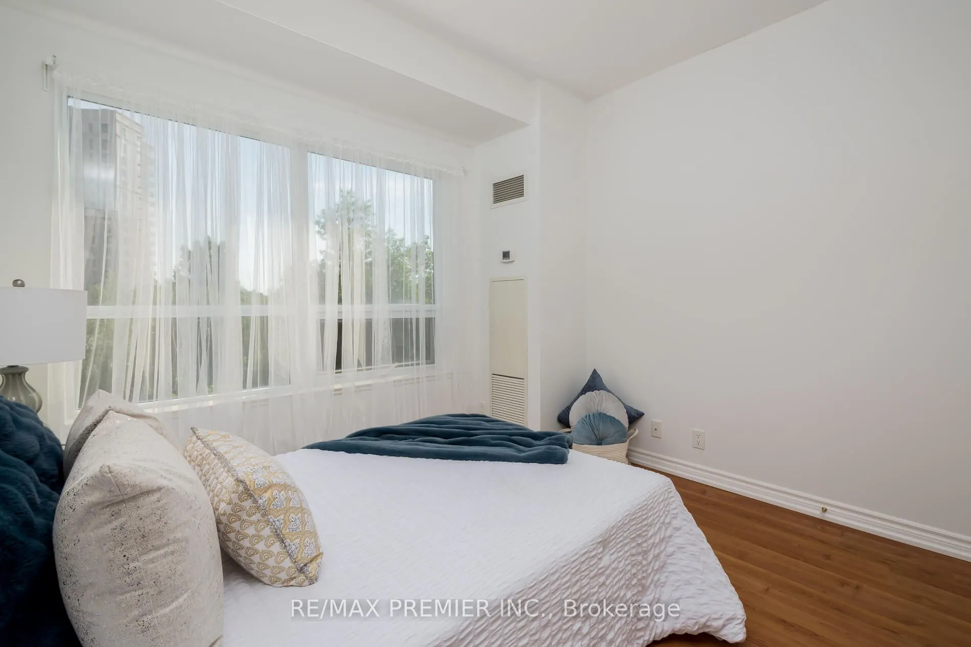 9225 Jane Street, #309