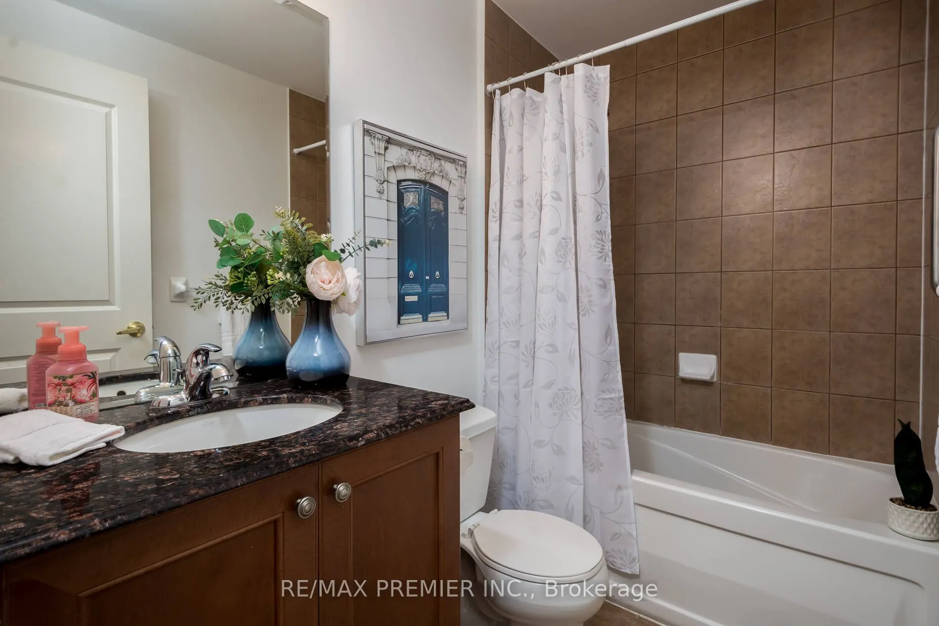 9225 Jane Street, #309