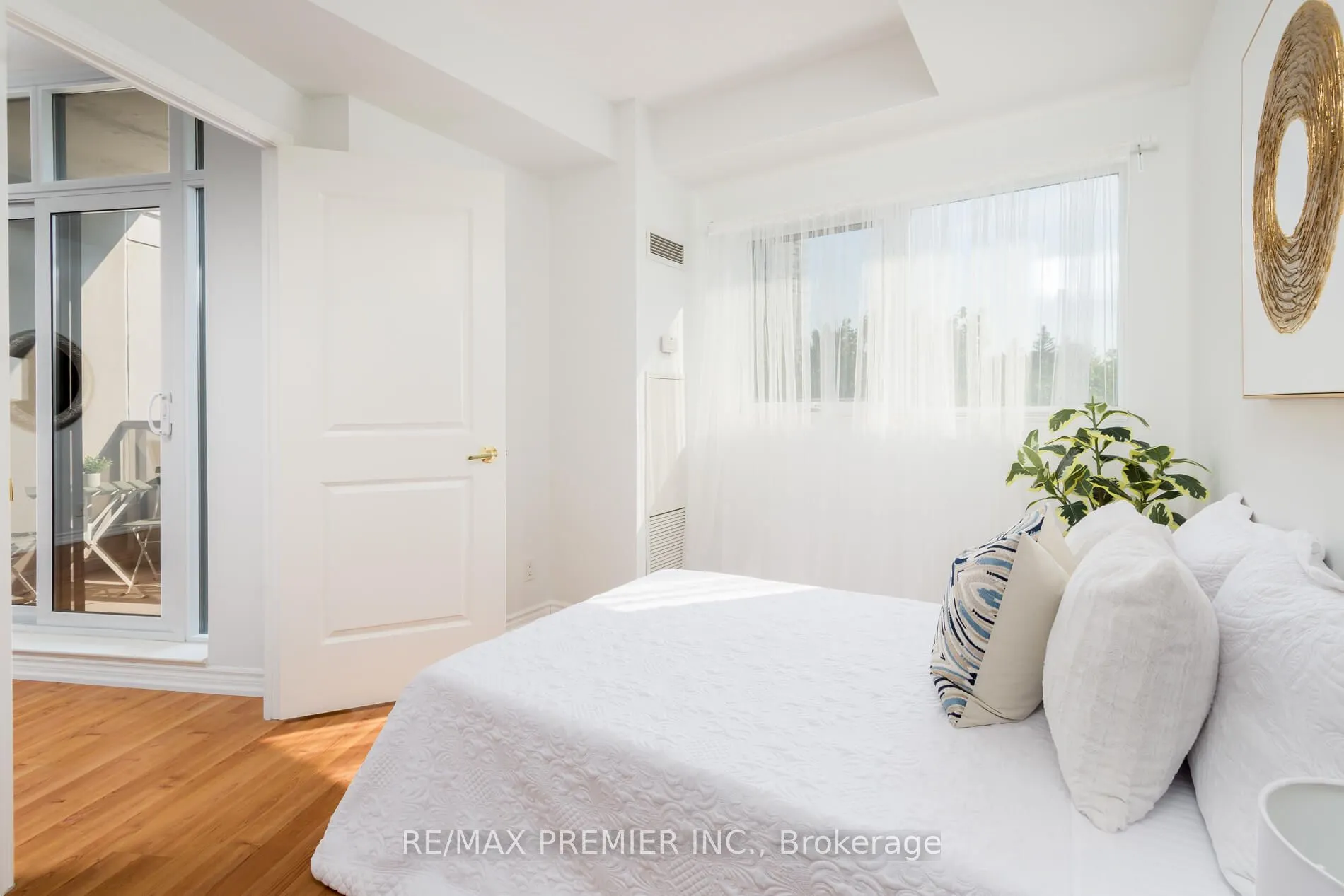 9225 Jane Street, #309