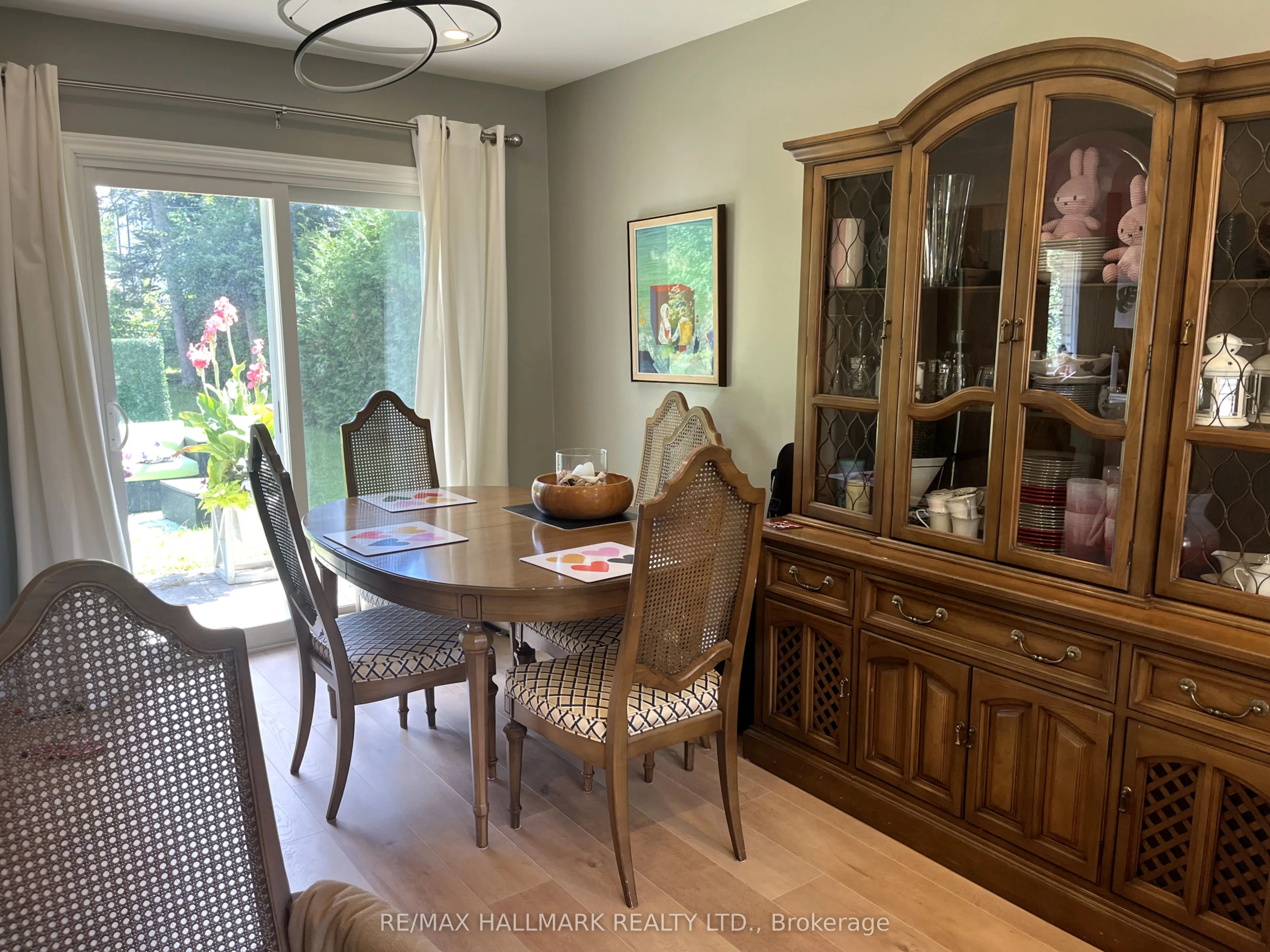 448 Loretta Crescent