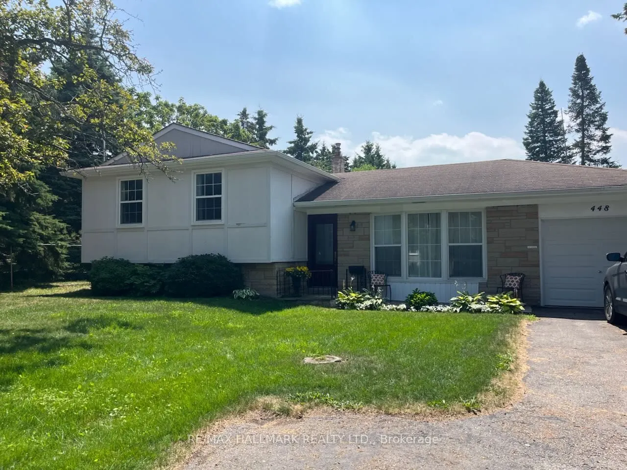 448 Loretta Crescent