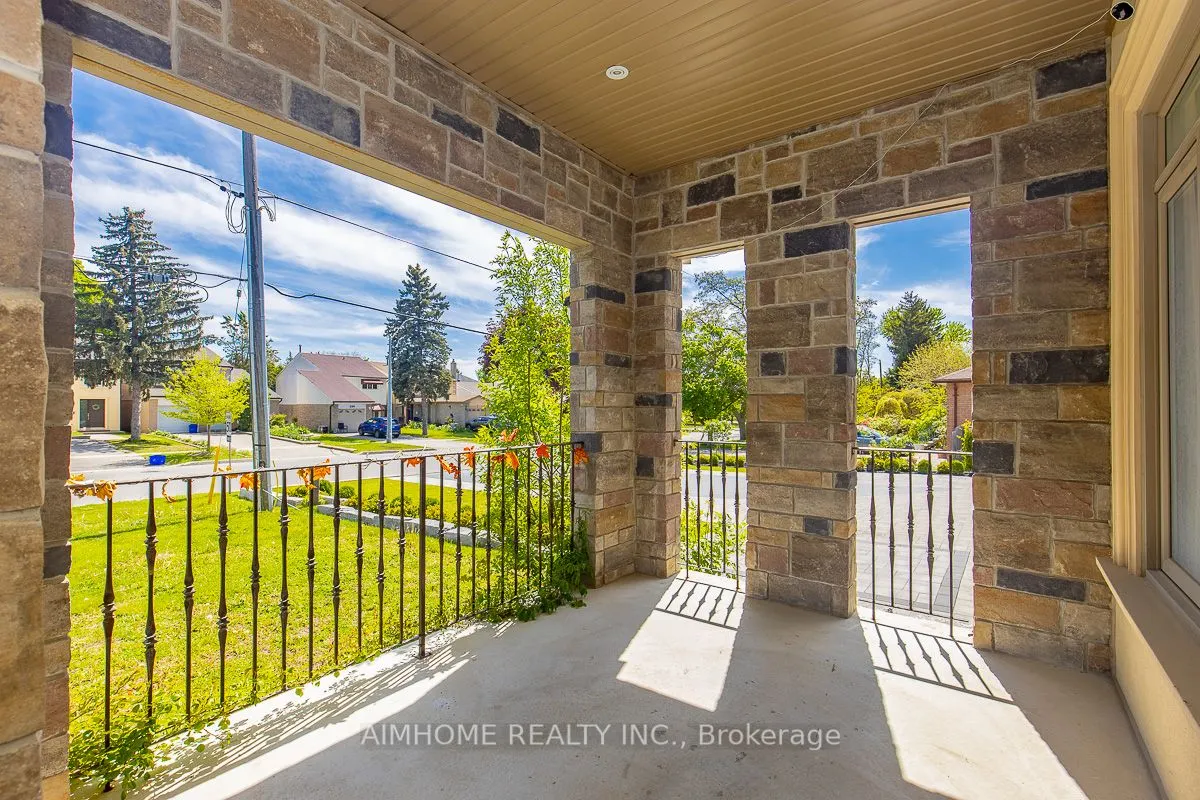 220 Weldrick Road W