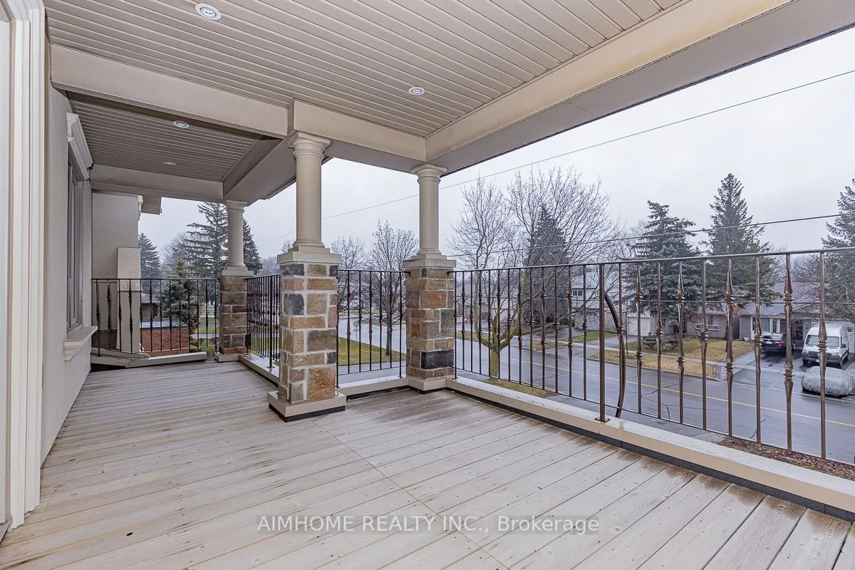 220 Weldrick Road W