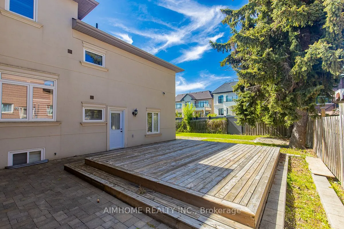 220 Weldrick Road W