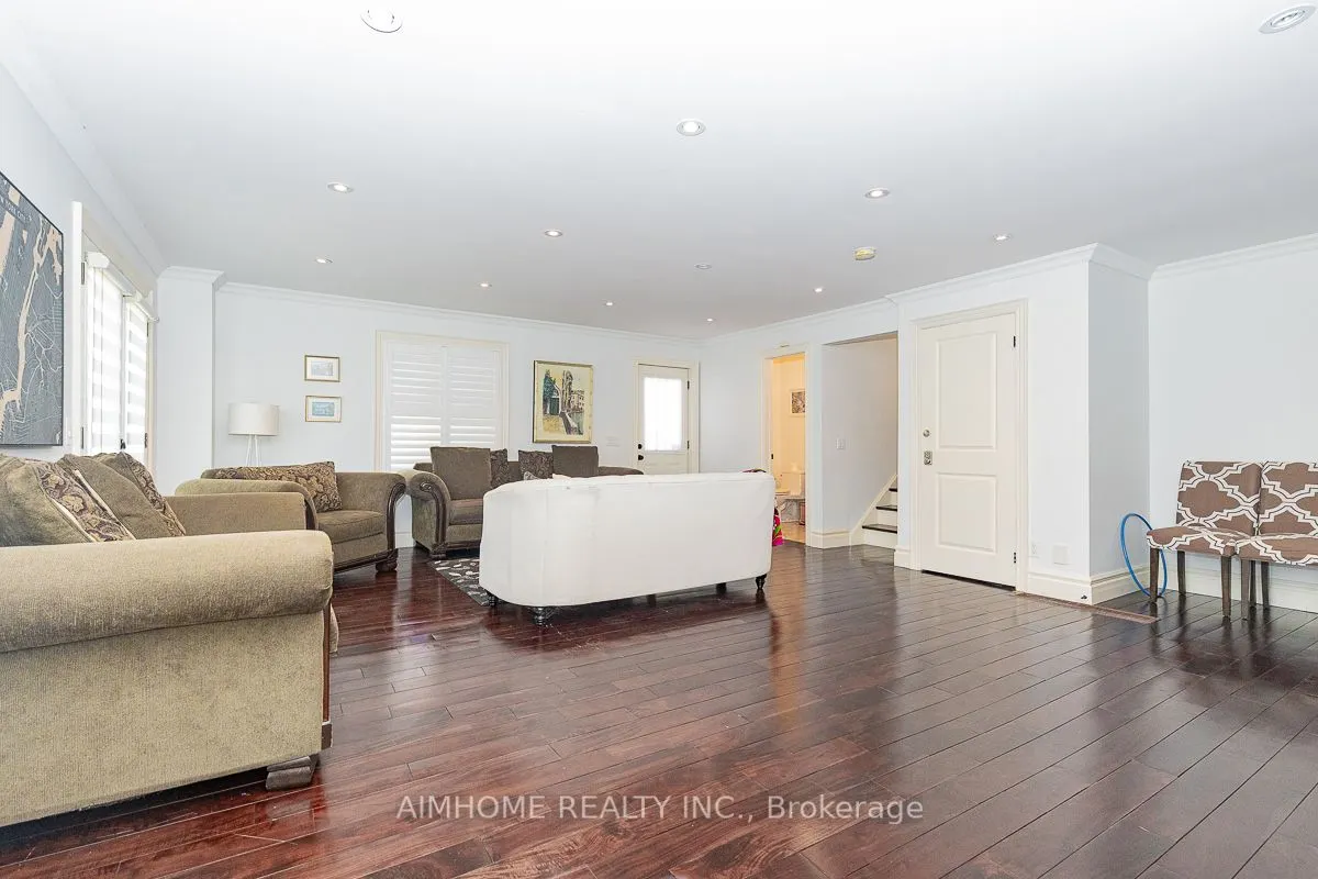 220 Weldrick Road W