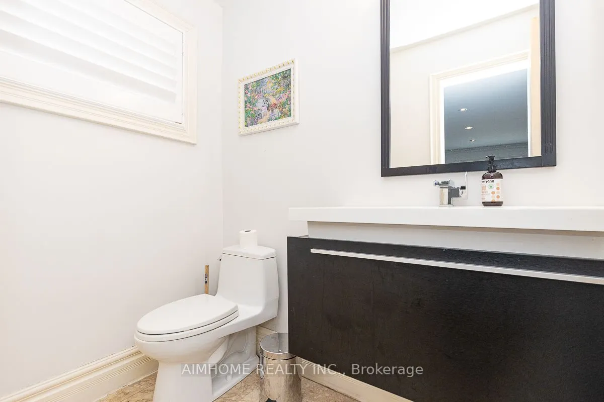 220 Weldrick Road W