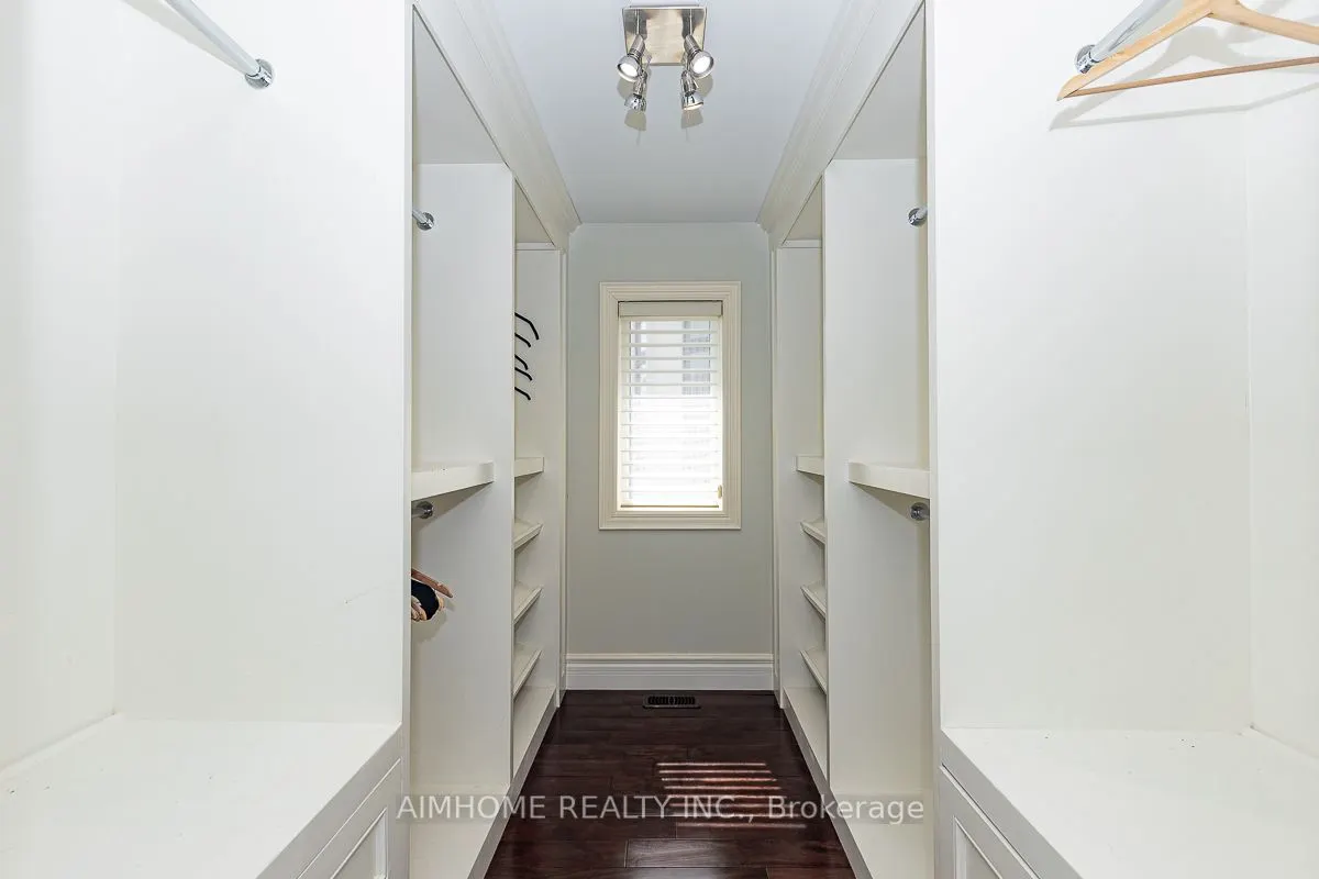 220 Weldrick Road W