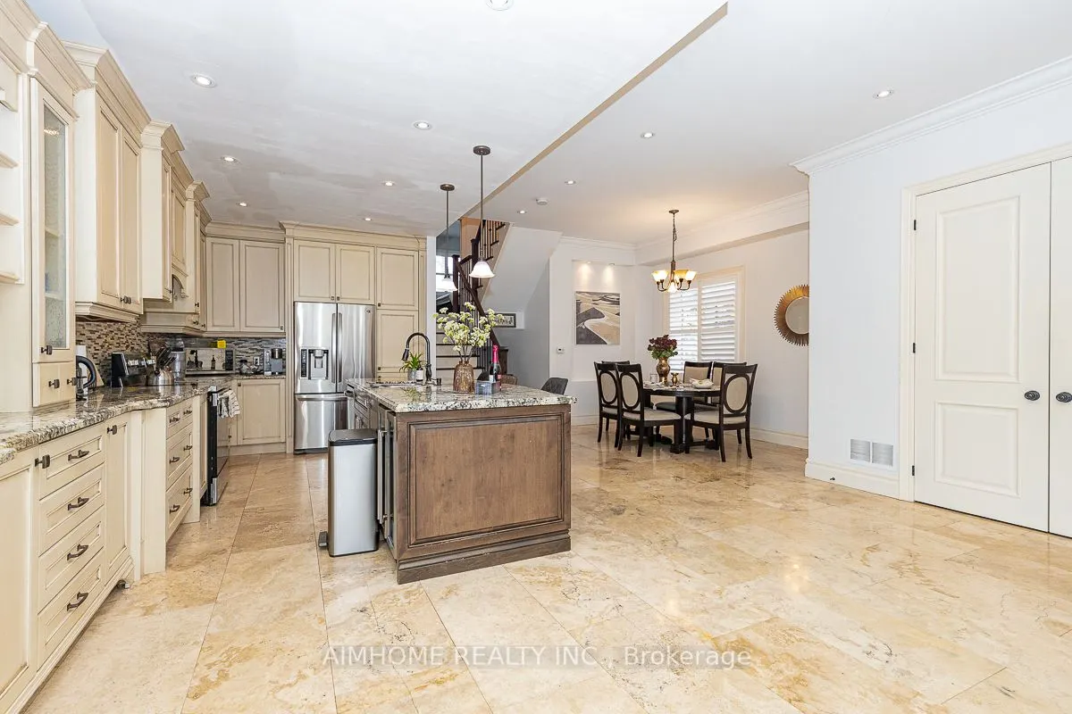 220 Weldrick Road W