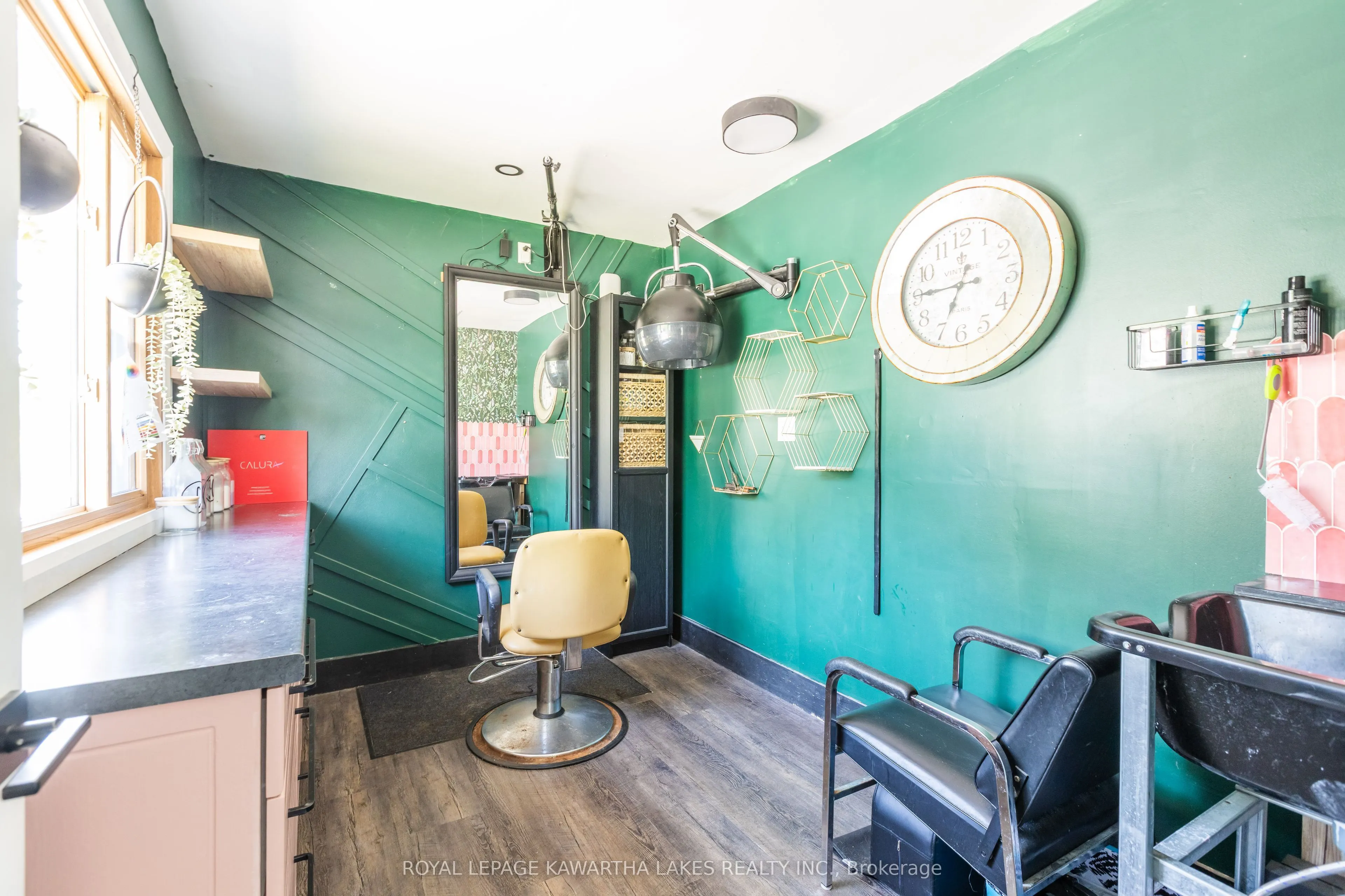 446 Dundas Street